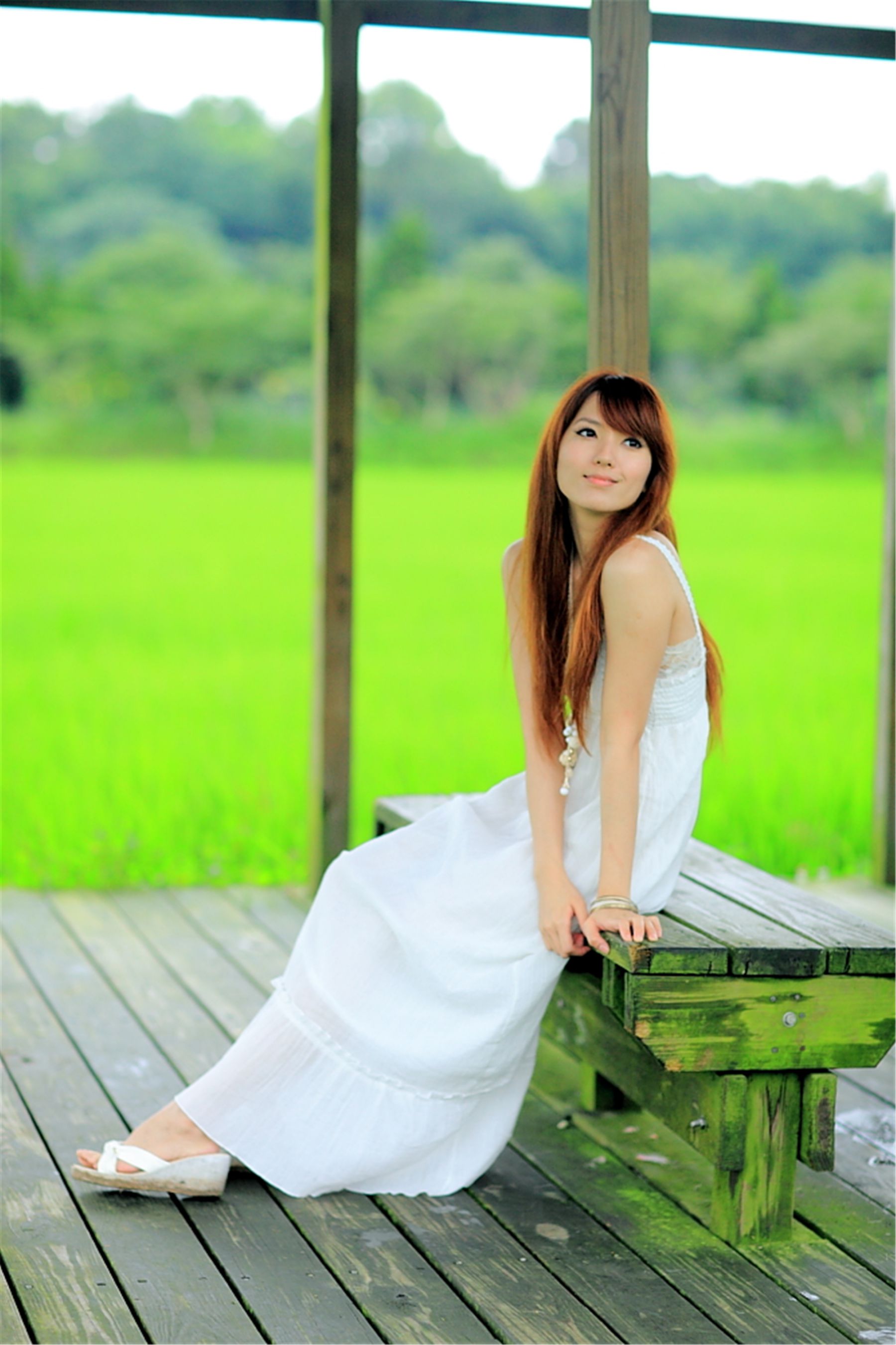 台湾正妹小静《农场初夏田园风光》唯美白裙系列