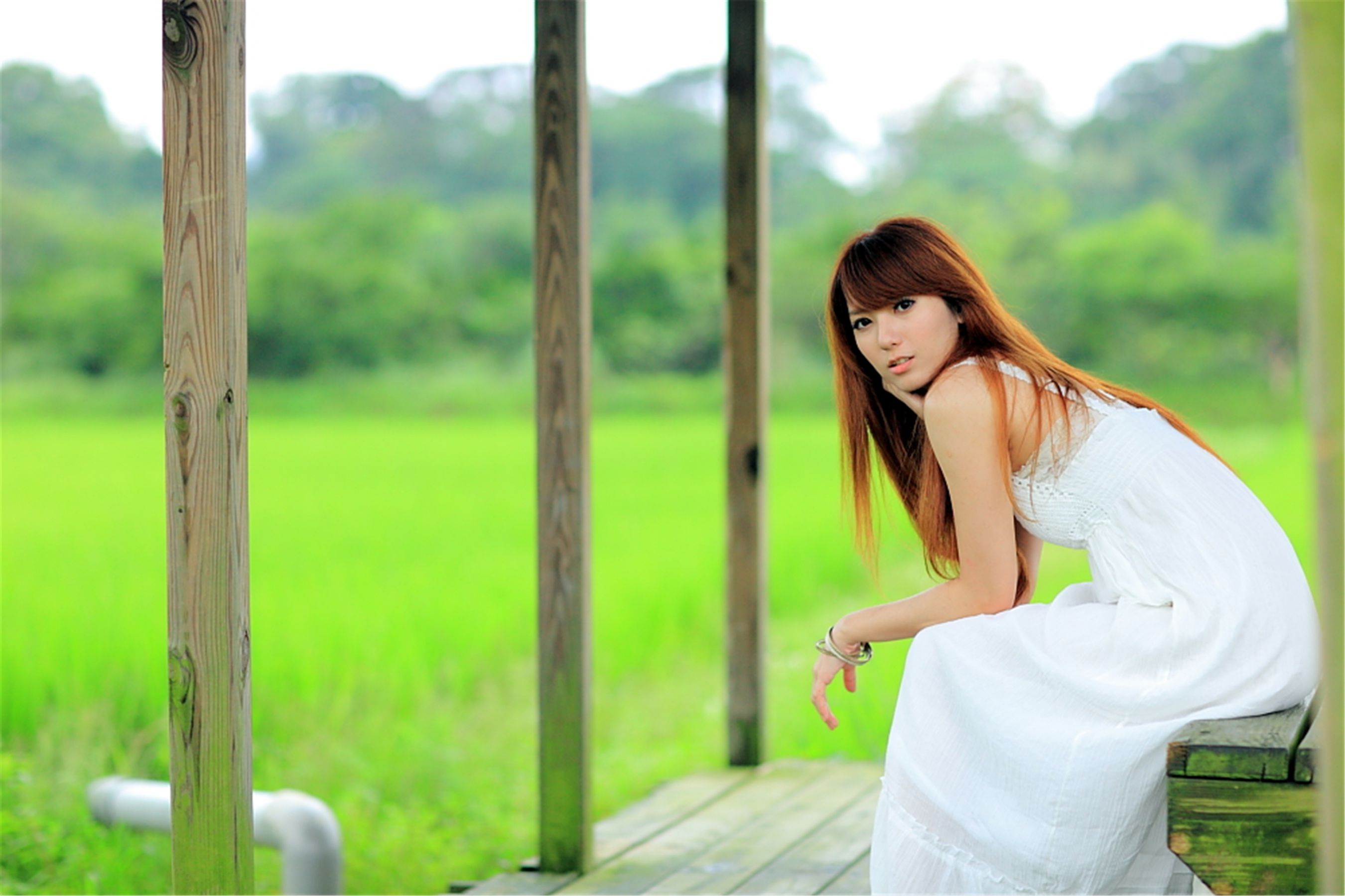 台湾正妹小静《农场初夏田园风光》唯美白裙系列