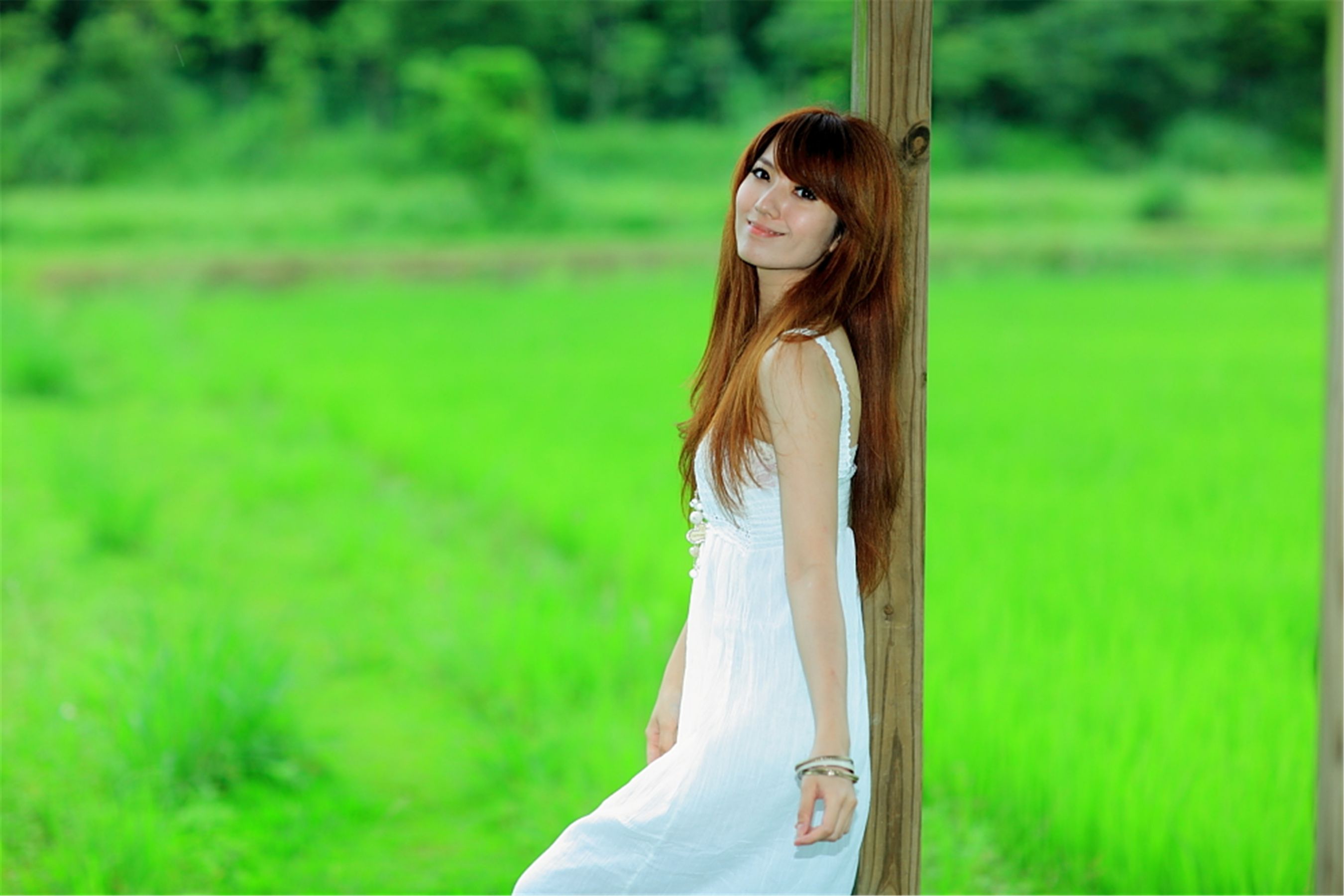 台湾正妹小静《农场初夏田园风光》唯美白裙系列
