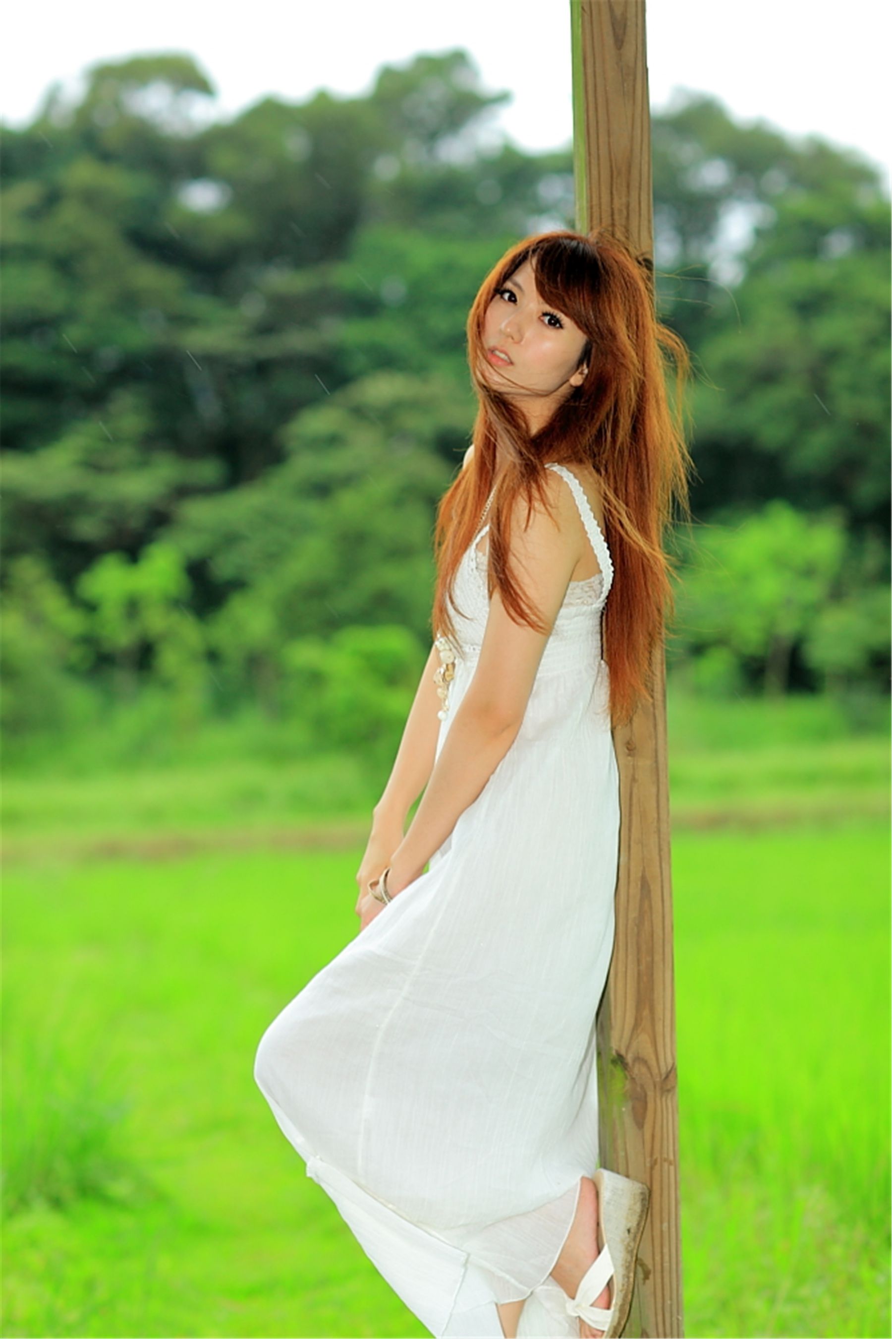 台湾正妹小静《农场初夏田园风光》唯美白裙系列