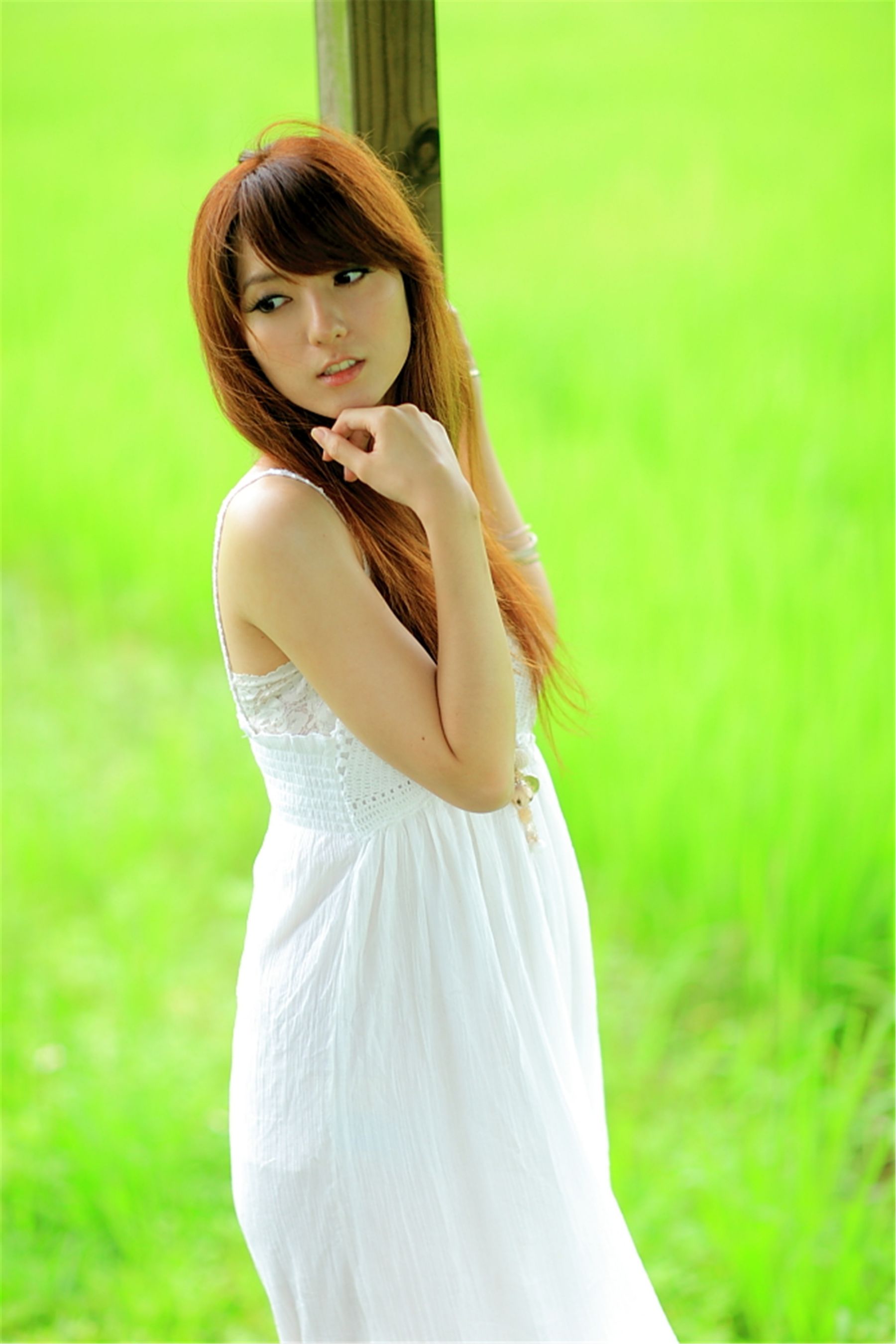 台湾正妹小静《农场初夏田园风光》唯美白裙系列