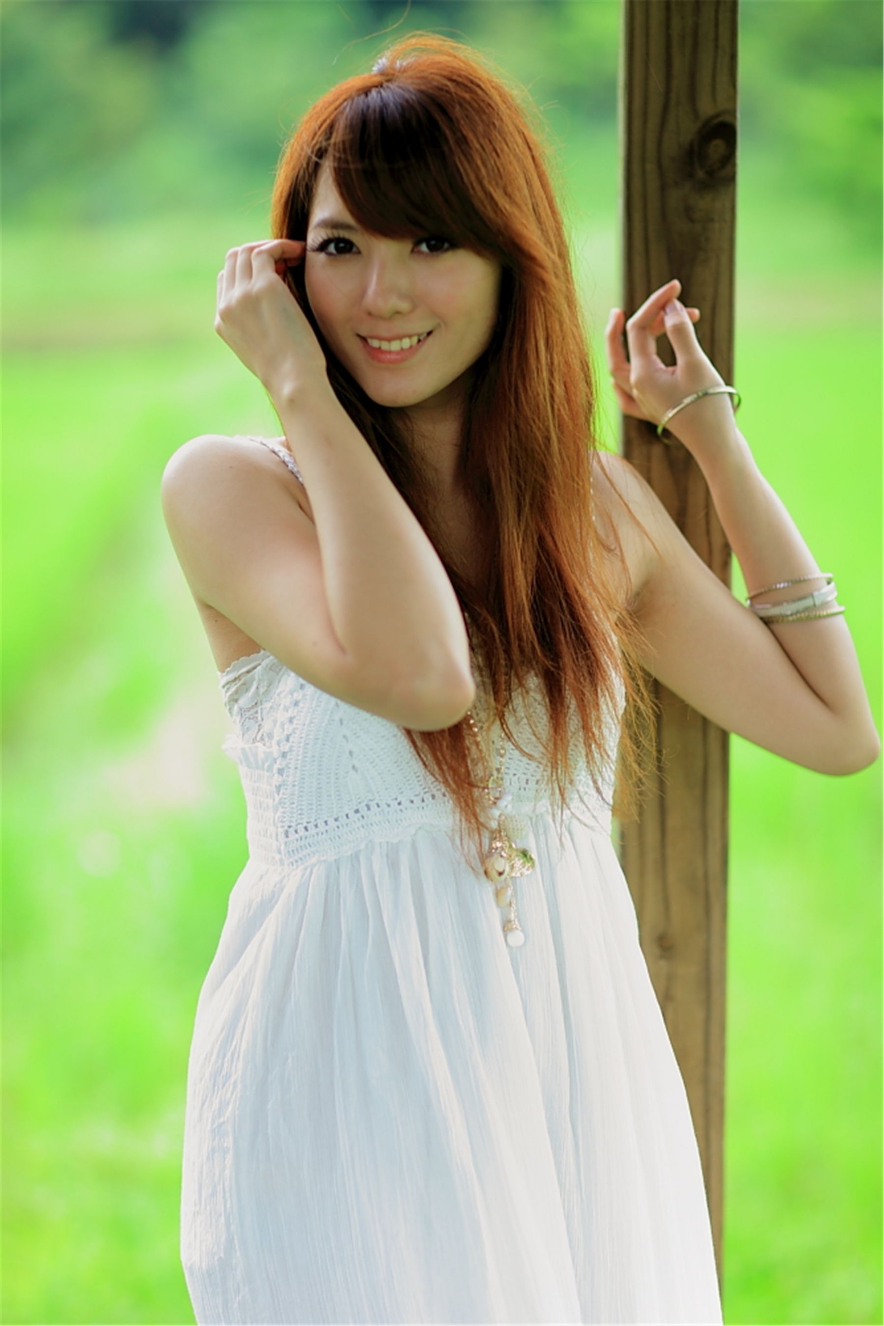 台湾正妹小静《农场初夏田园风光》唯美白裙系列