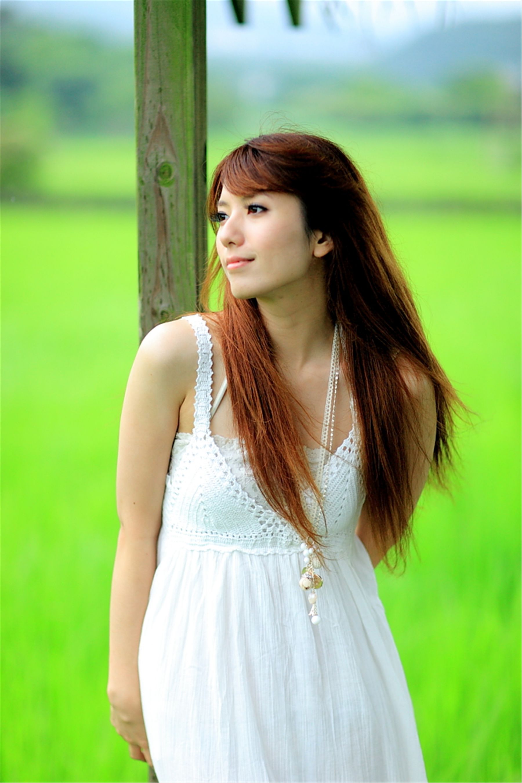 台湾正妹小静《农场初夏田园风光》唯美白裙系列