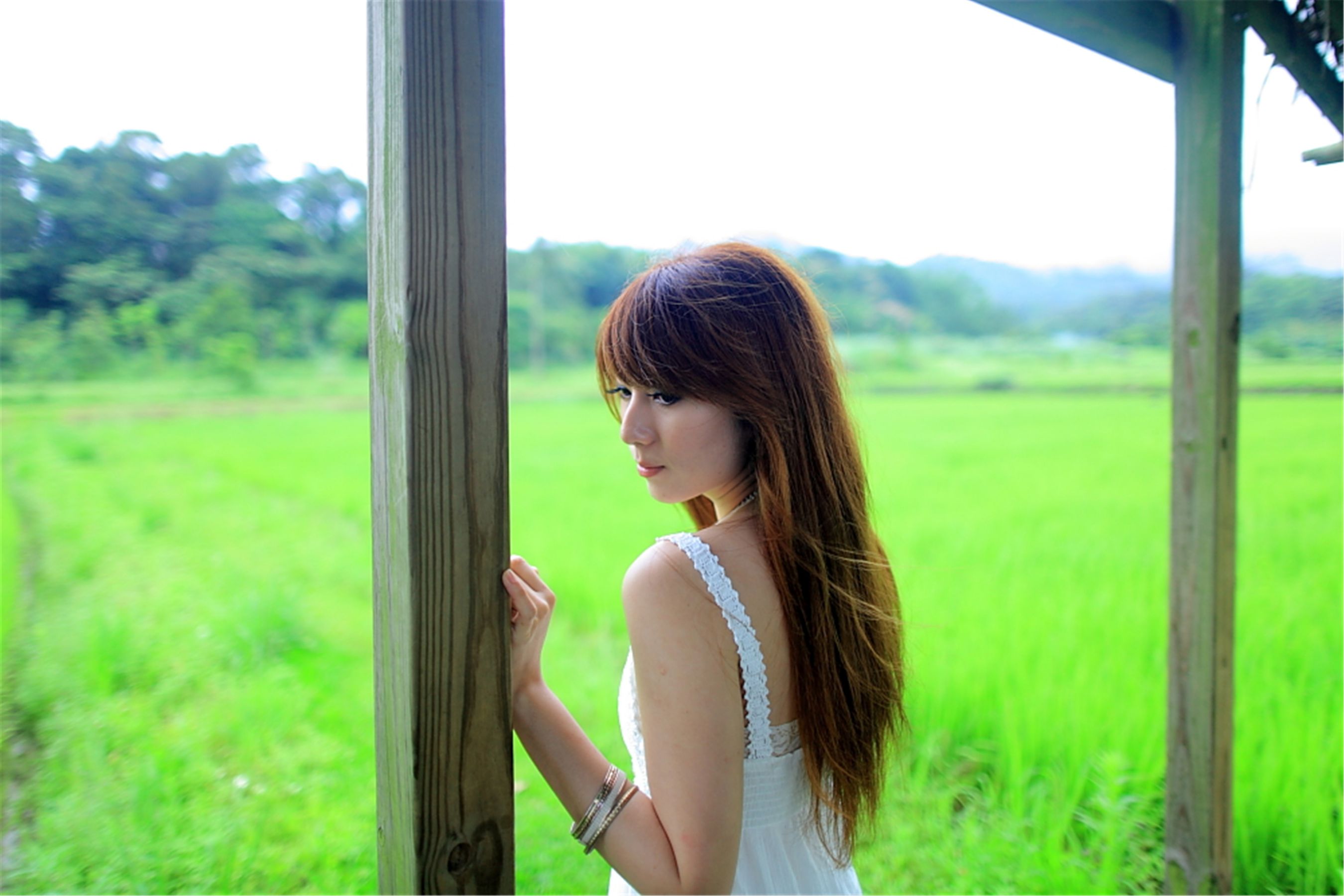 台湾正妹小静《农场初夏田园风光》唯美白裙系列