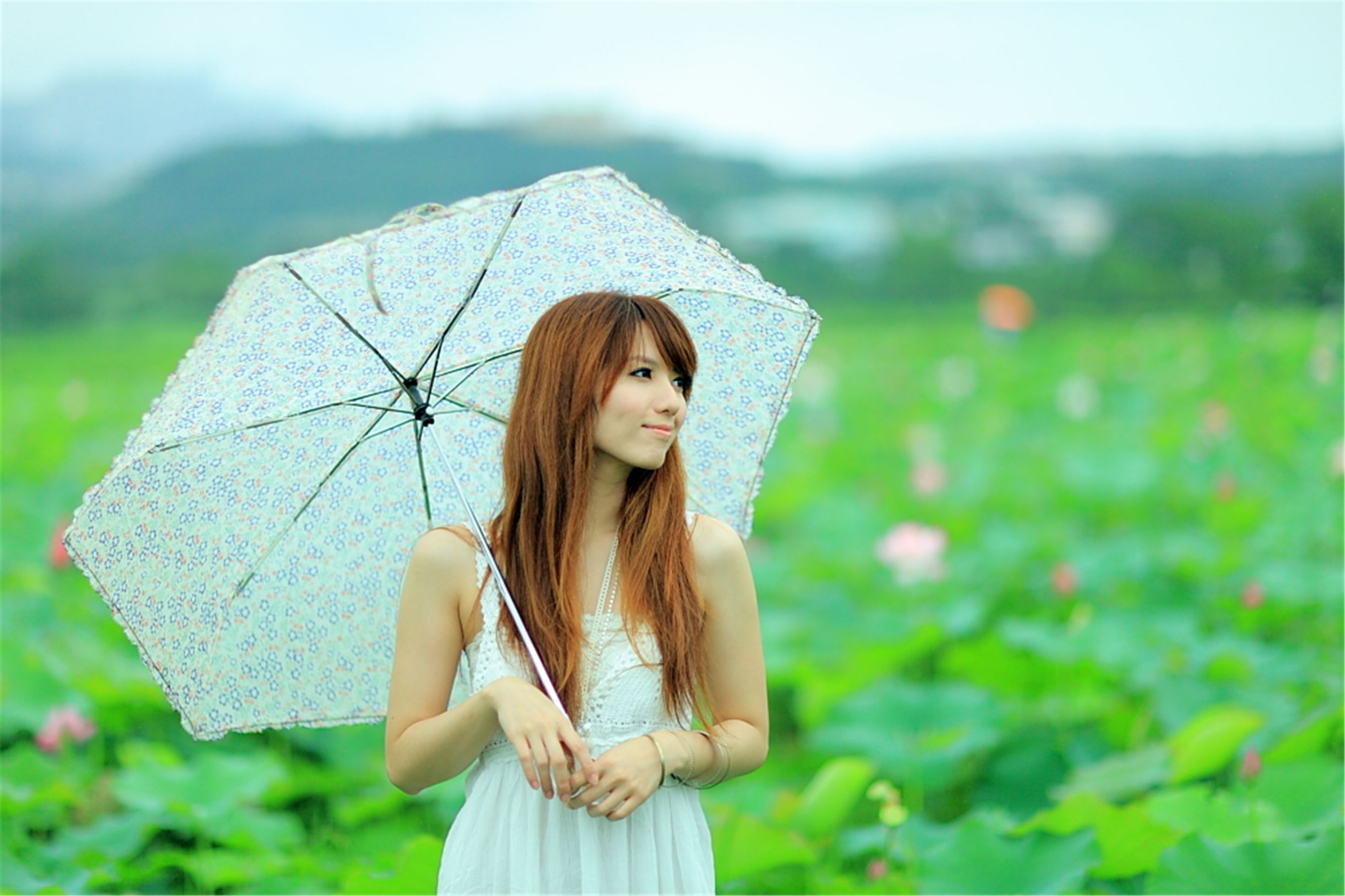 台湾正妹小静《农场初夏田园风光》唯美白裙系列