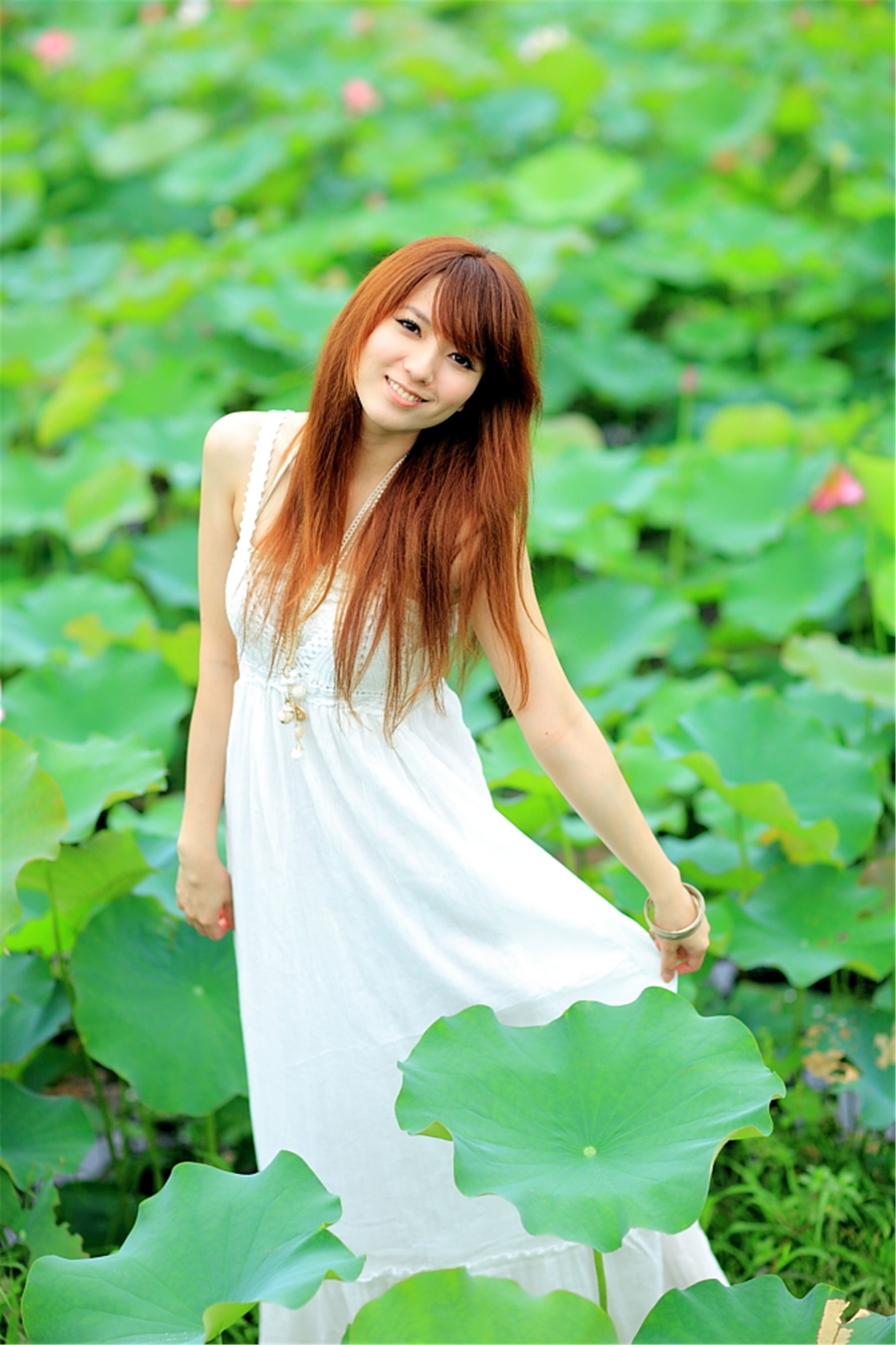 台湾正妹小静《农场初夏田园风光》唯美白裙系列