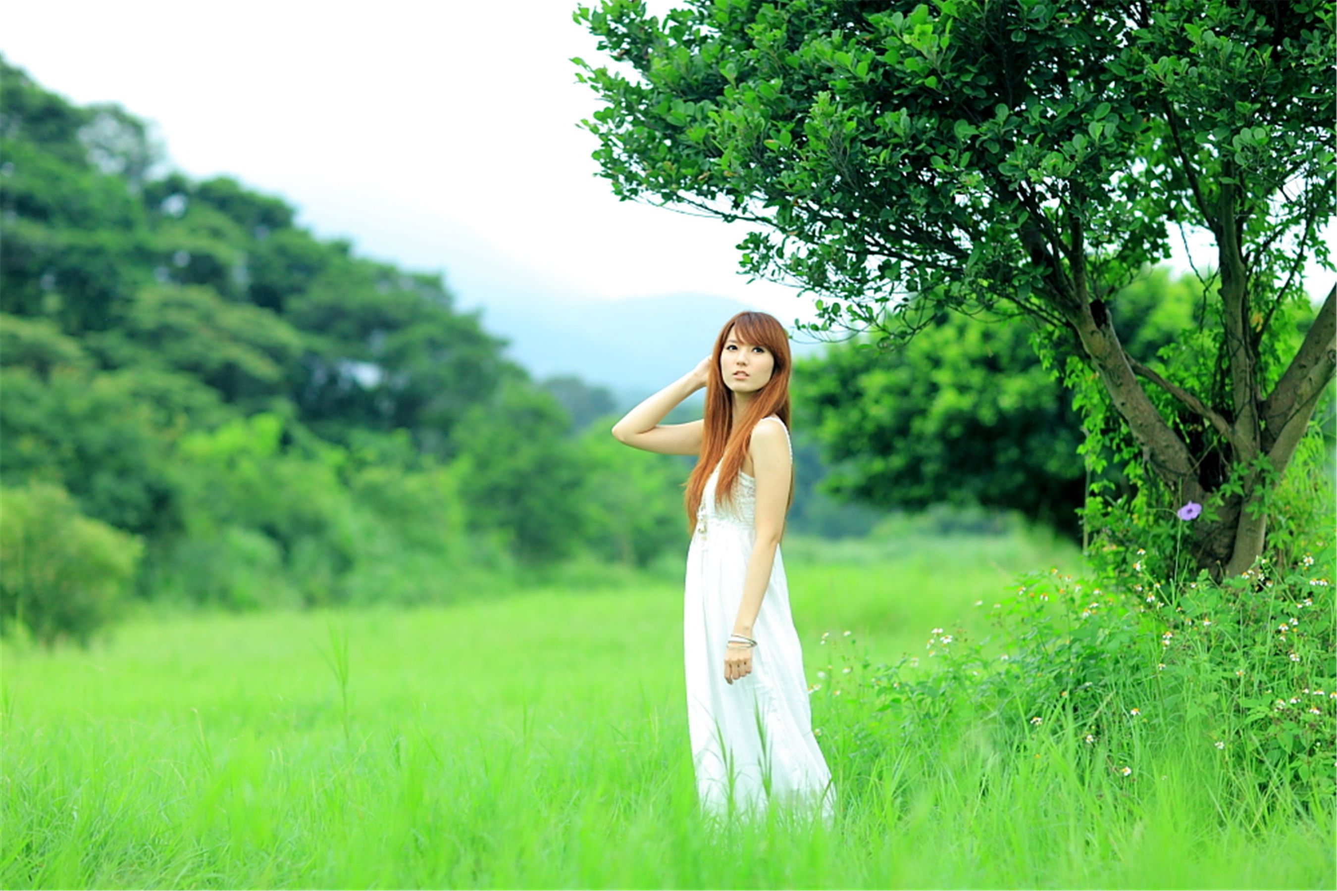 台湾正妹小静《农场初夏田园风光》唯美白裙系列