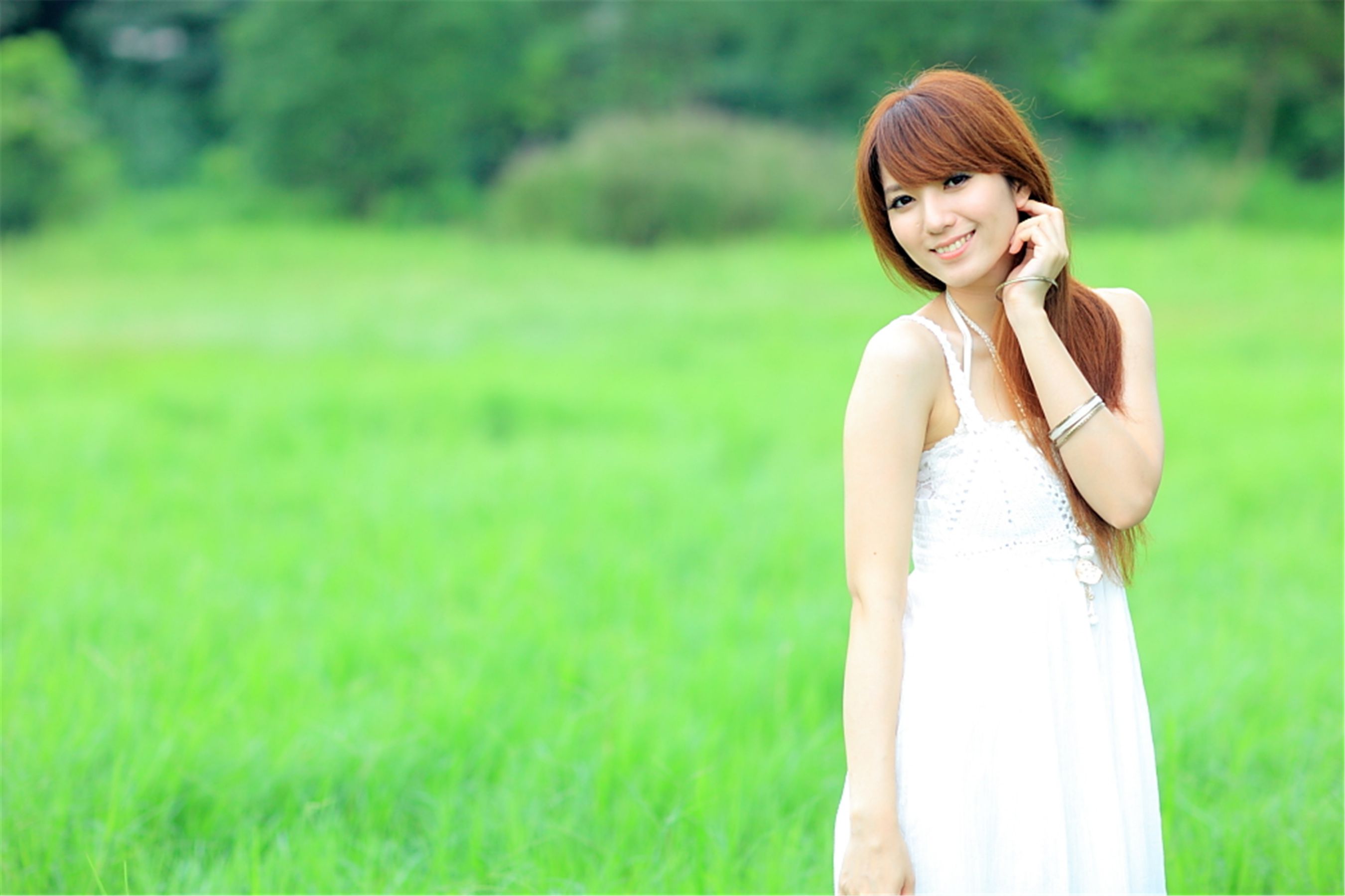 台湾正妹小静《农场初夏田园风光》唯美白裙系列