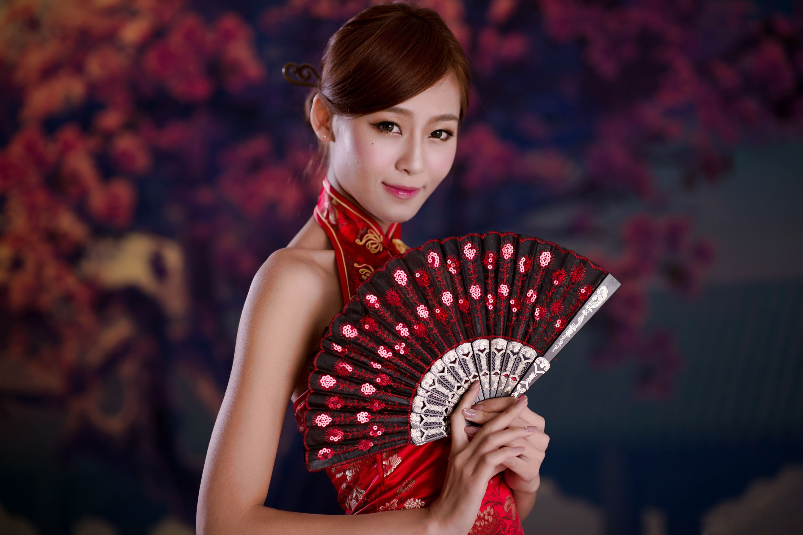 台湾女神Winnie小雪《古典红色旗袍》