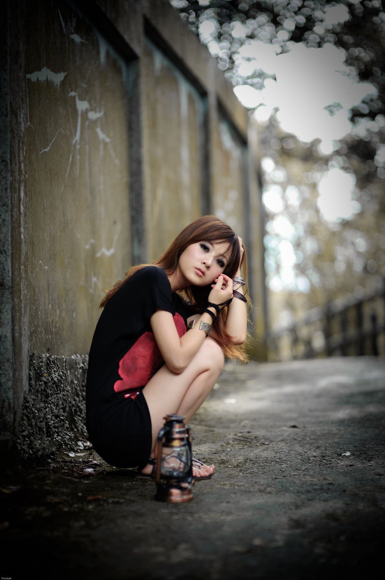 果子MM/Mikako《白色圓舞曲 + 黑色執念》外拍