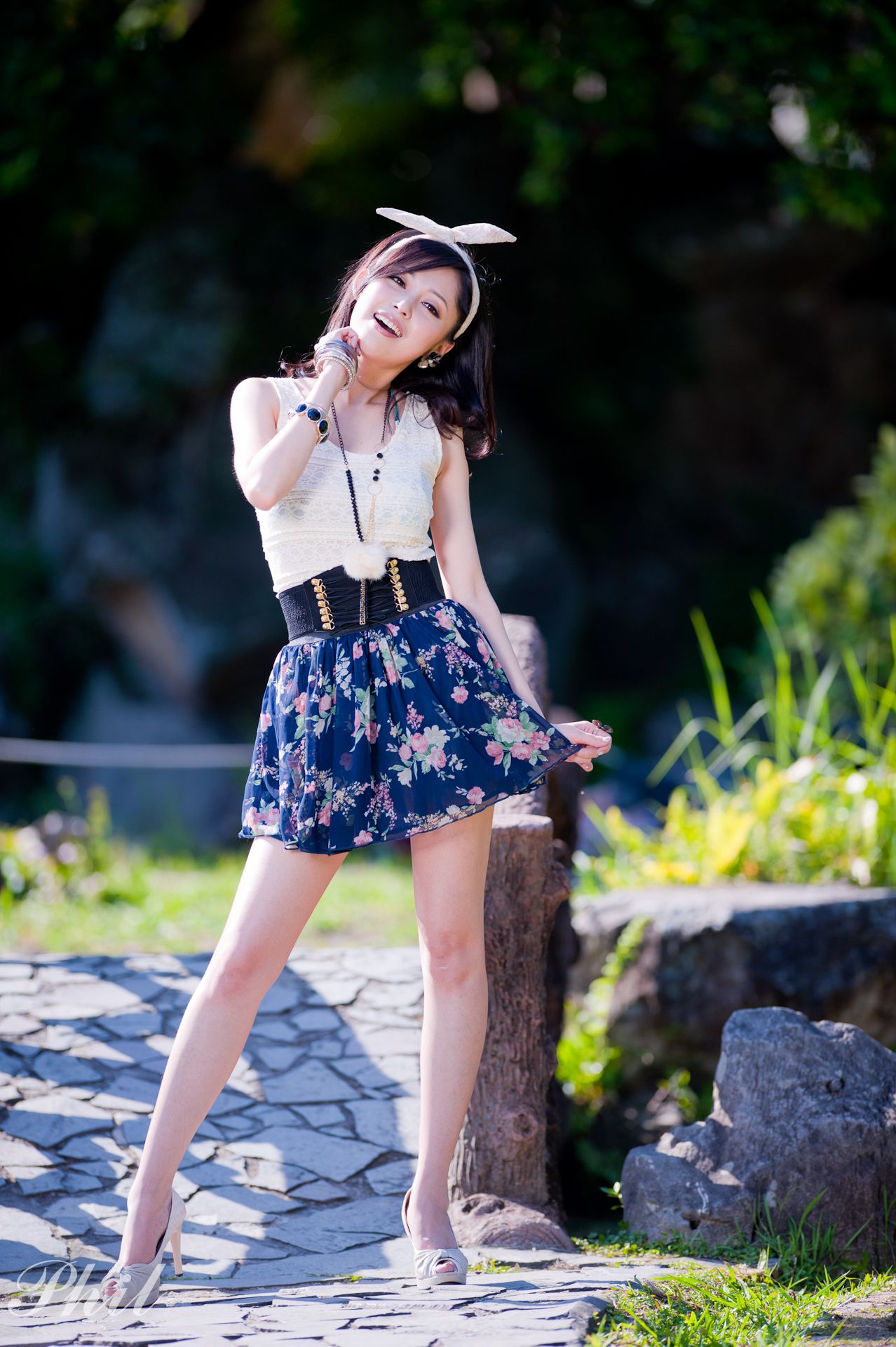 Beautyleg腿模Avy《连衣裙公园外拍》