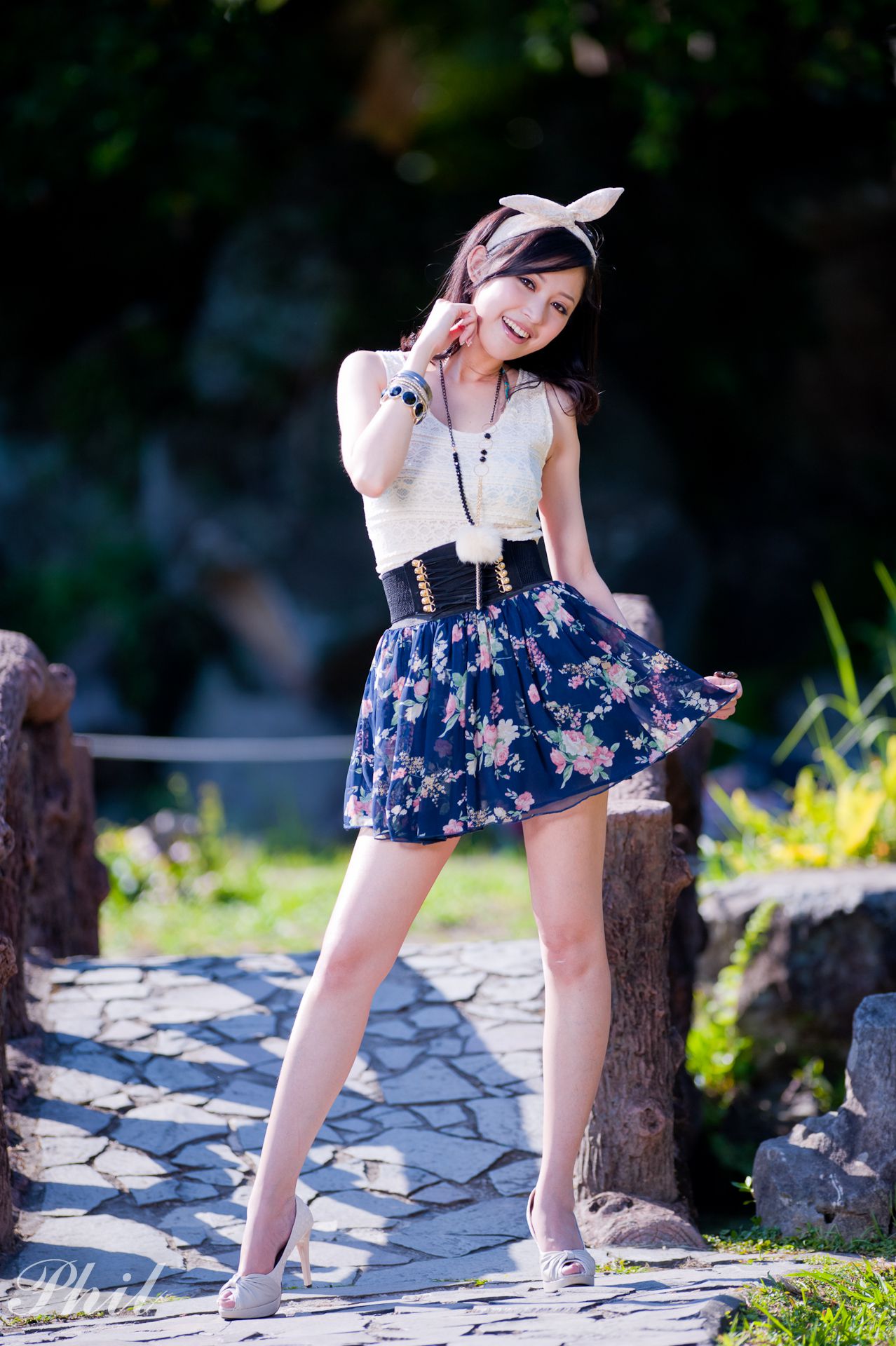 Beautyleg腿模Avy《连衣裙公园外拍》
