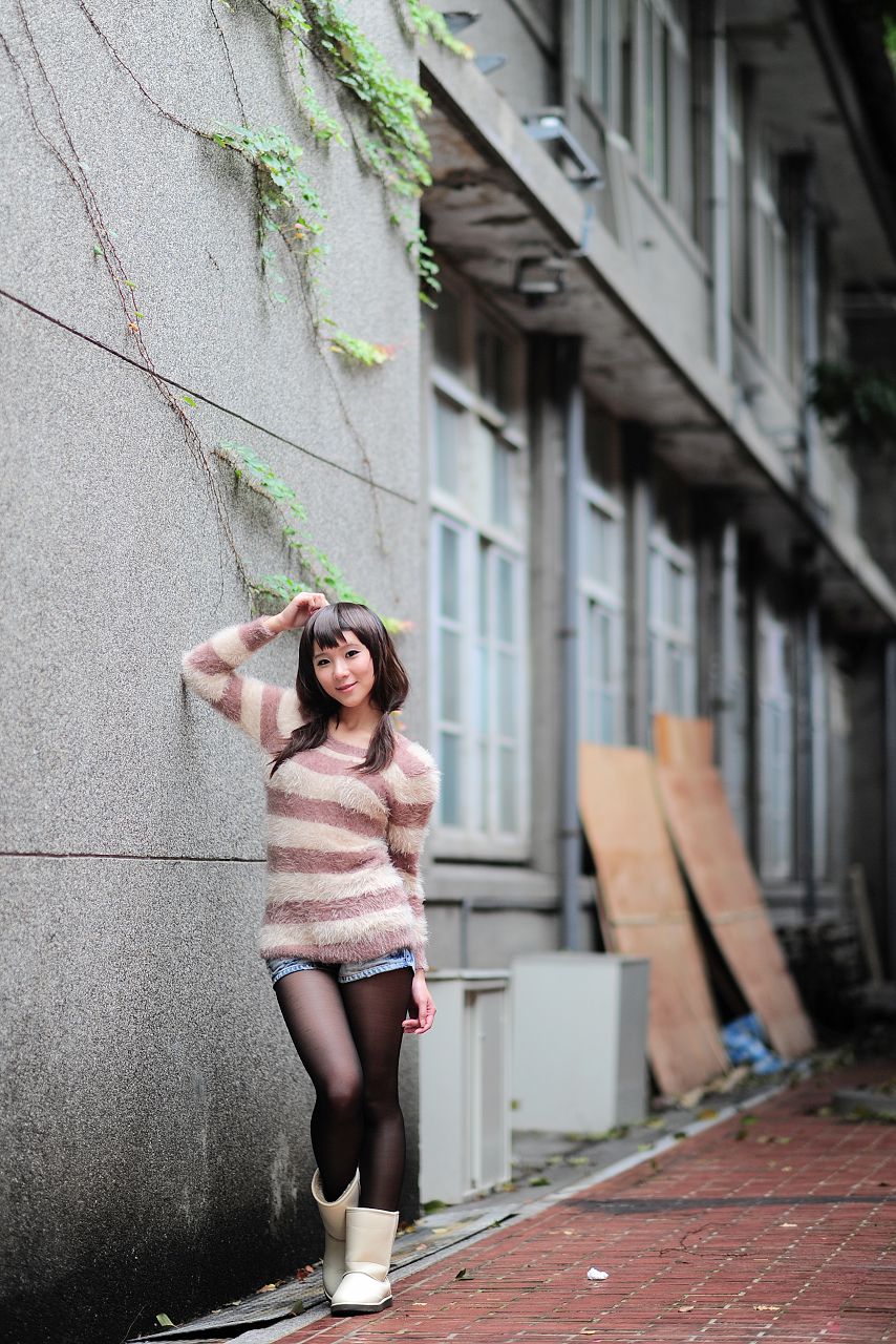 台湾黑丝芭比娃娃美女外拍