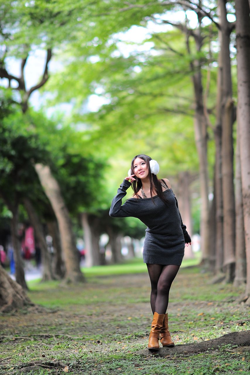 台湾黑丝芭比娃娃美女外拍