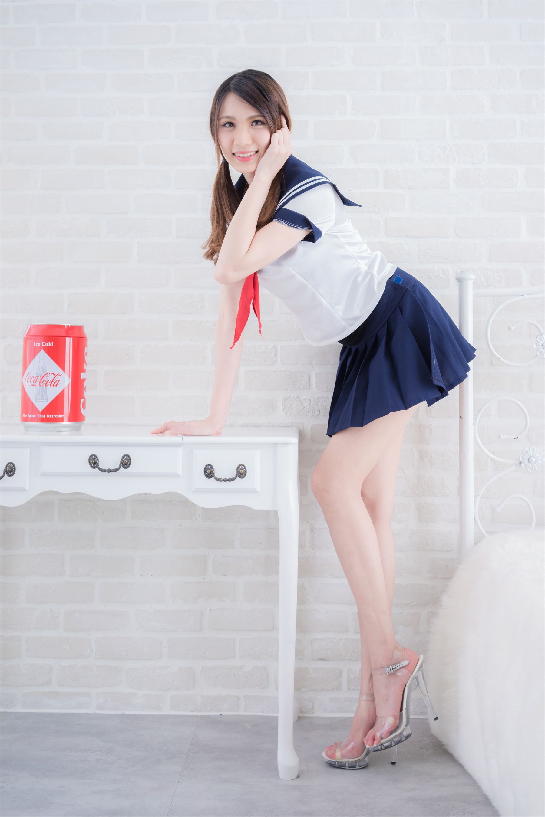 台湾正妹Candice蔡译心《清新水手服学妹》