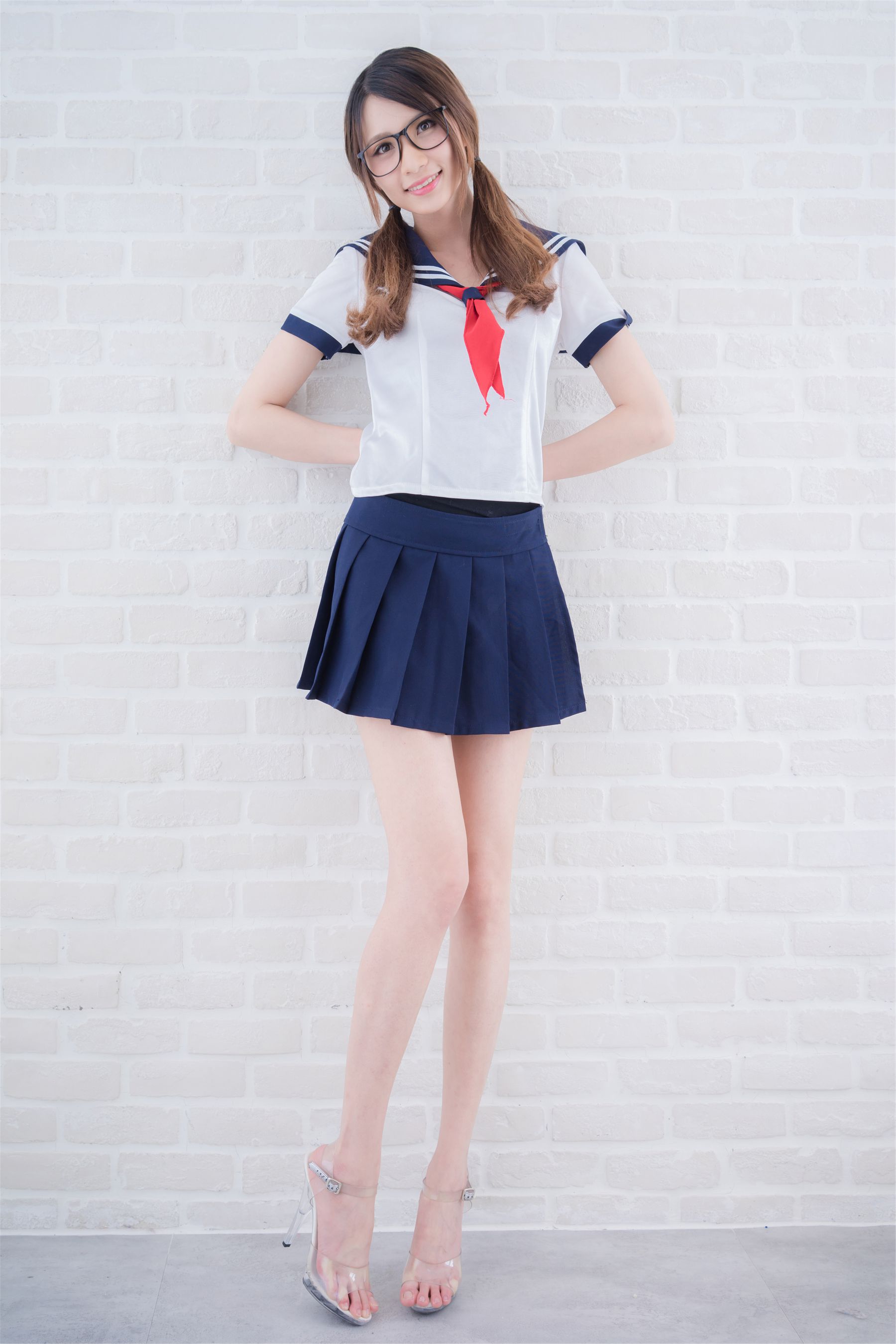 台湾正妹Candice蔡译心《清新水手服学妹》