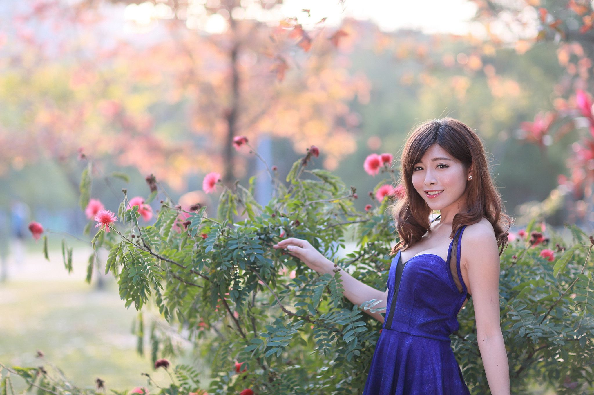 冰山美人廖坎蒂《初夏公园外拍》
