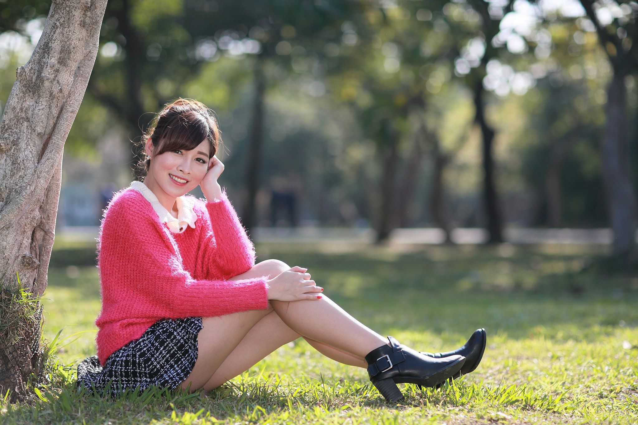冰山美人廖坎蒂《初夏公园外拍》