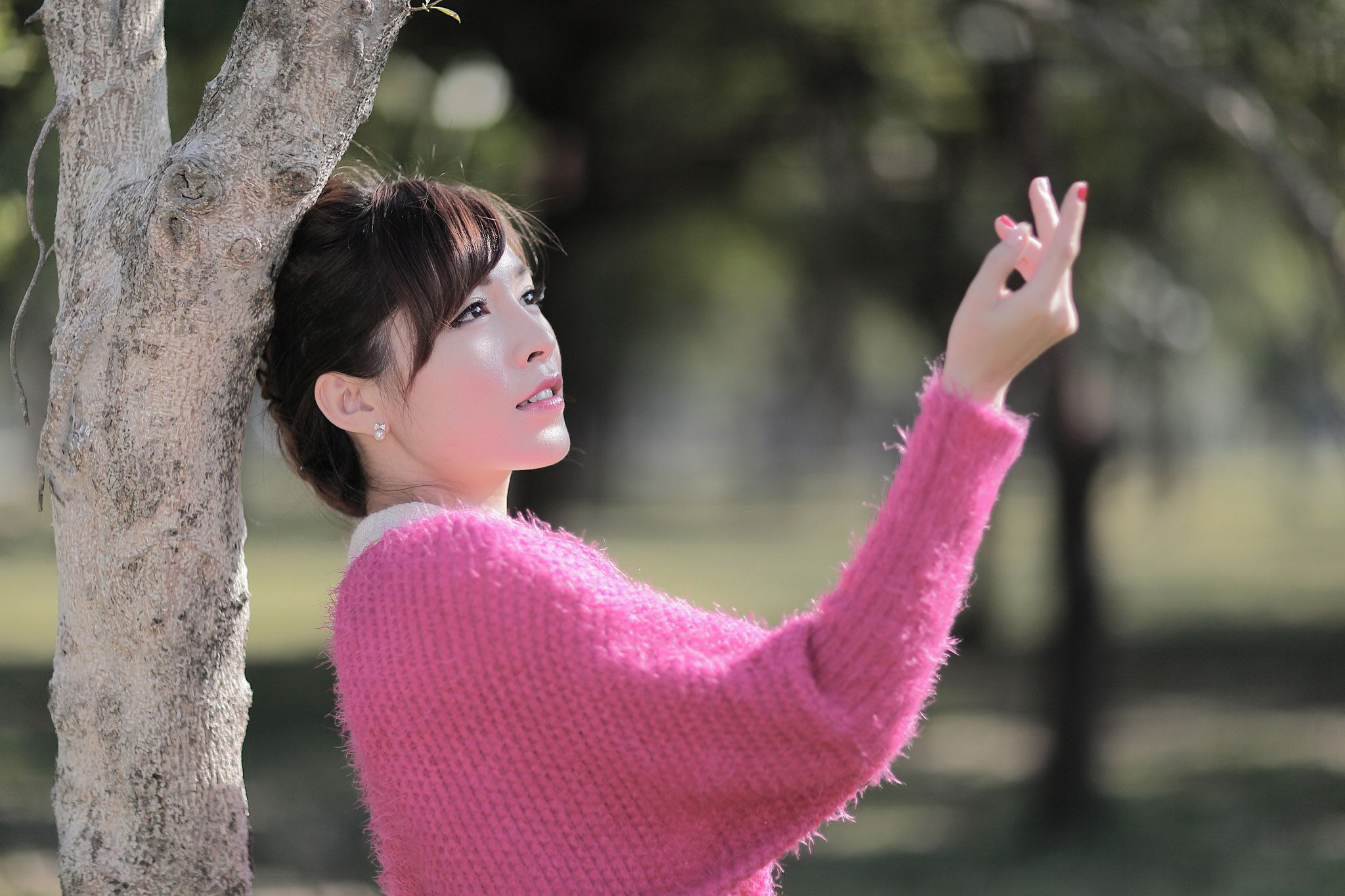 冰山美人廖坎蒂《初夏公园外拍》