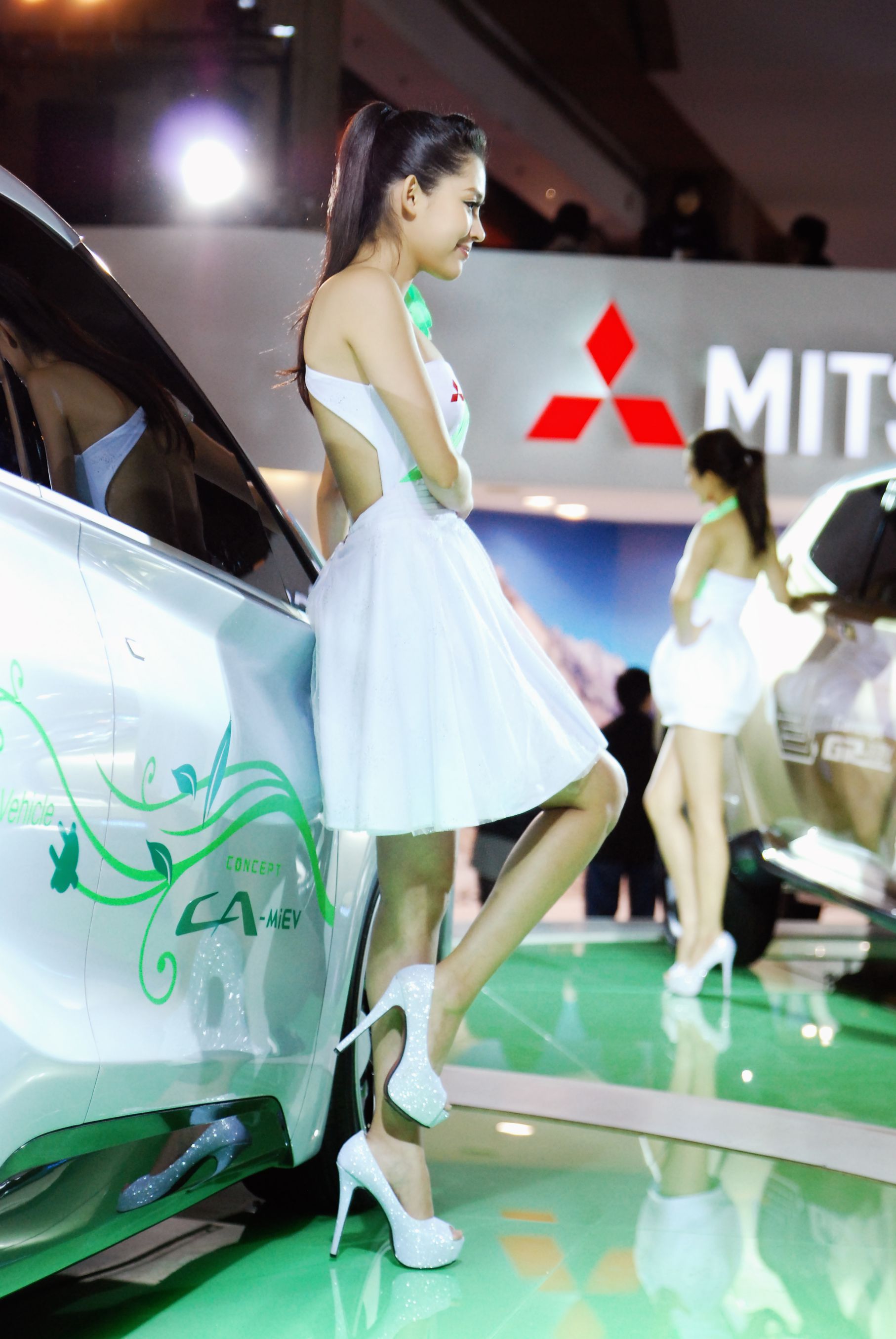 Beautyleg腿模Avy《各类展台高清美图》大合集