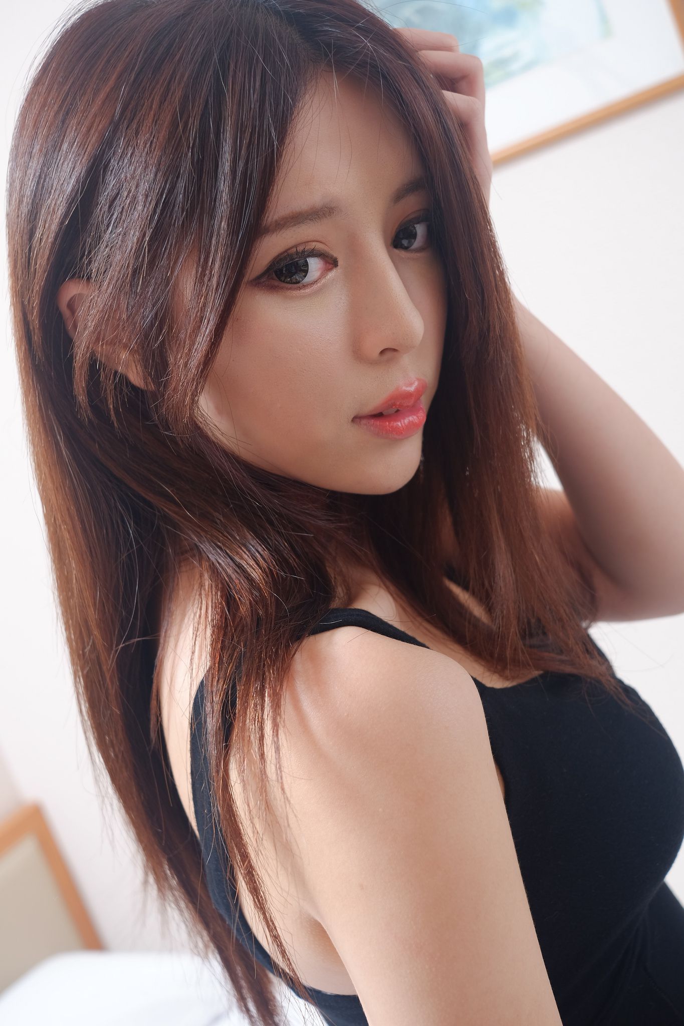 网红嫩模张齐郡JULIE《甜美吊带女神》