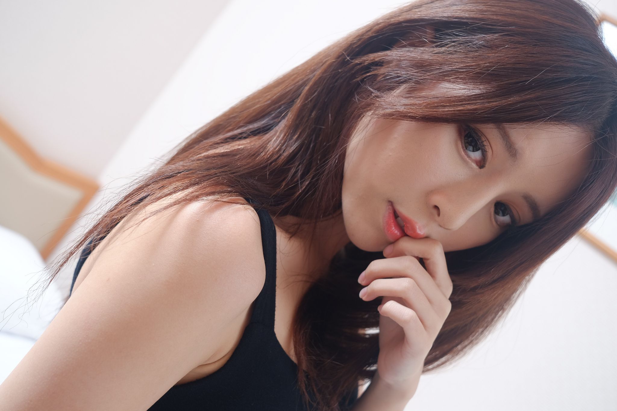 网红嫩模张齐郡JULIE《甜美吊带女神》