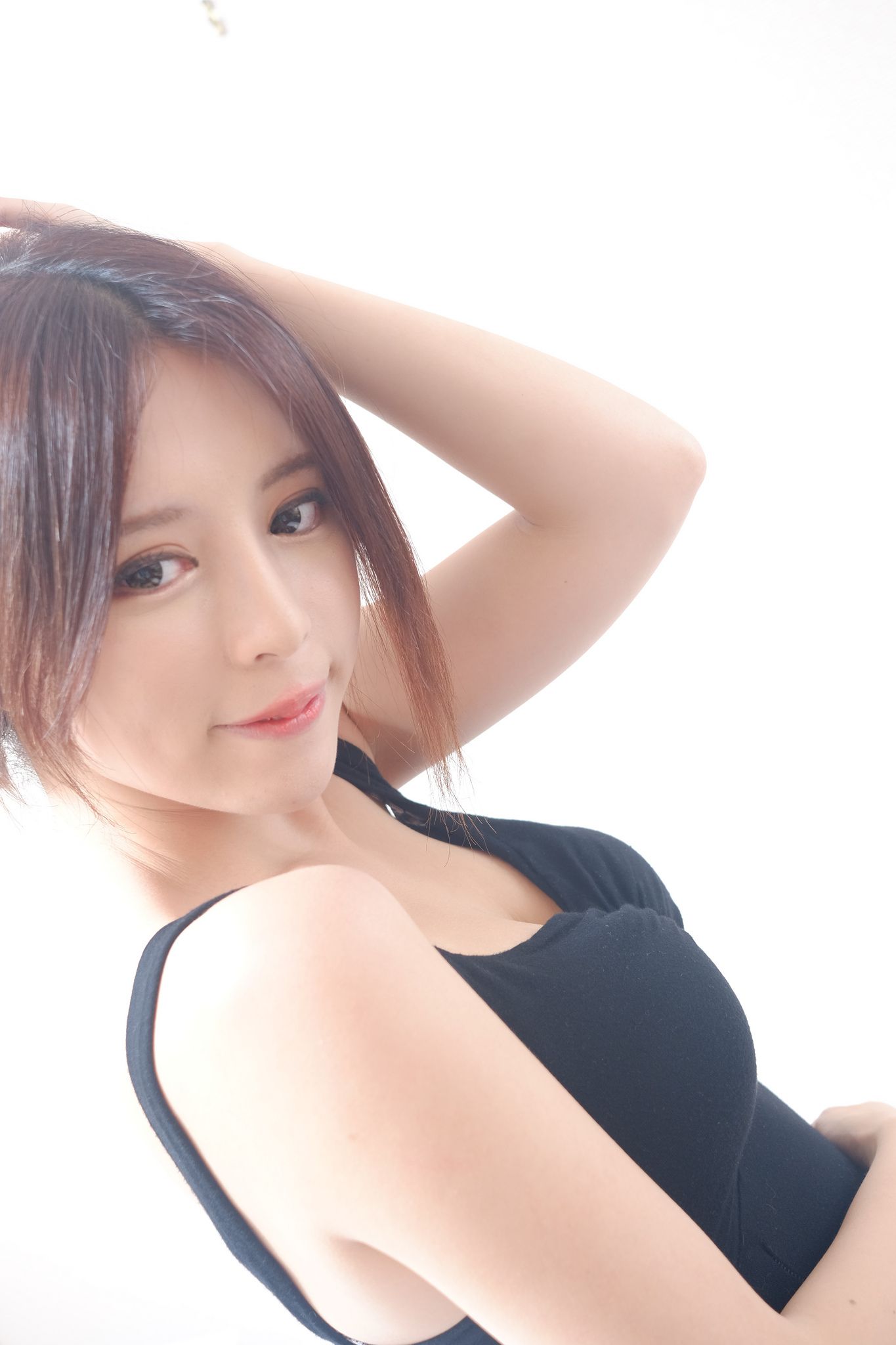 网红嫩模张齐郡JULIE《甜美吊带女神》