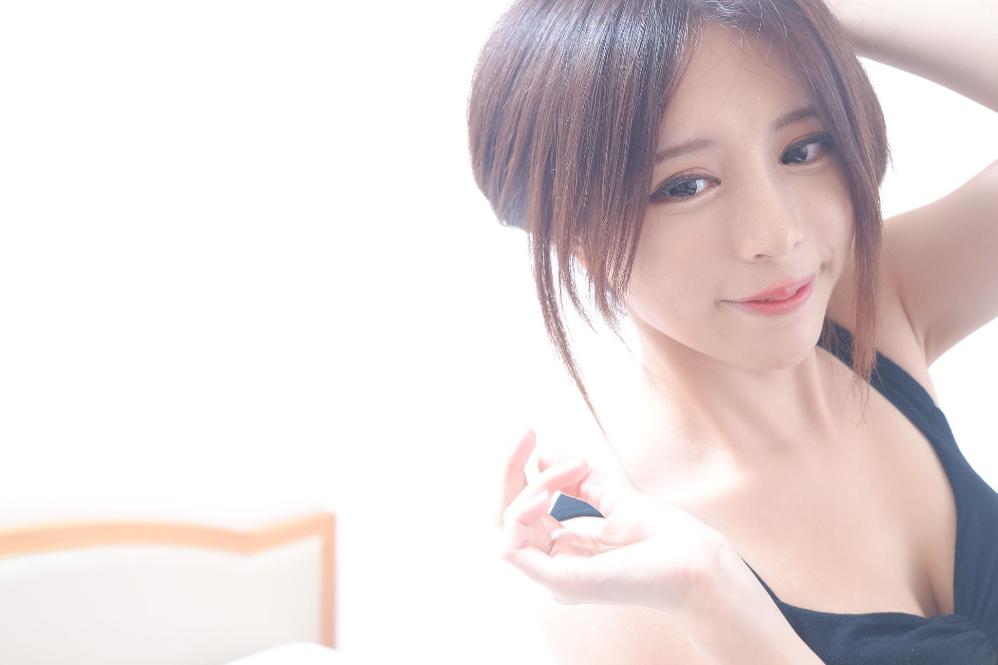 网红嫩模张齐郡JULIE《甜美吊带女神》