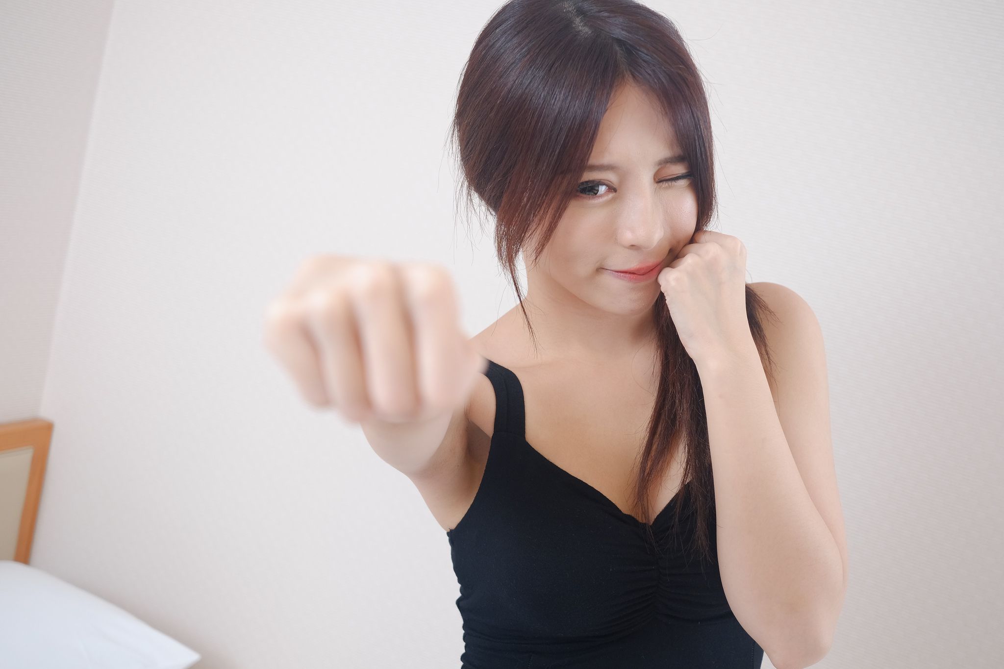 网红嫩模张齐郡JULIE《甜美吊带女神》