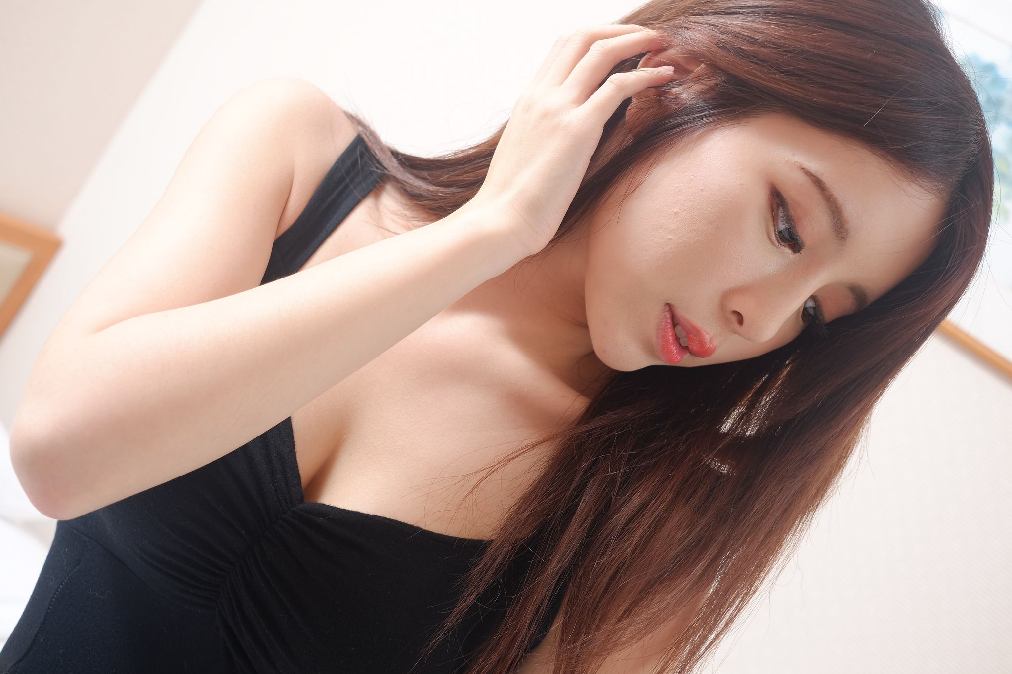 网红嫩模张齐郡JULIE《甜美吊带女神》