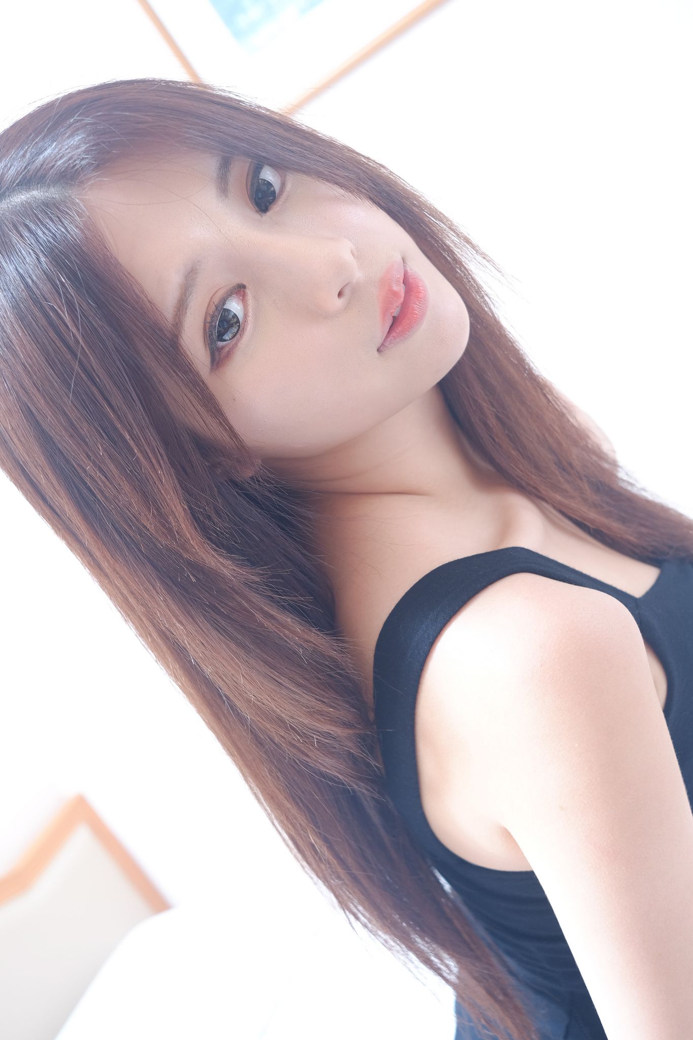 网红嫩模张齐郡JULIE《甜美吊带女神》