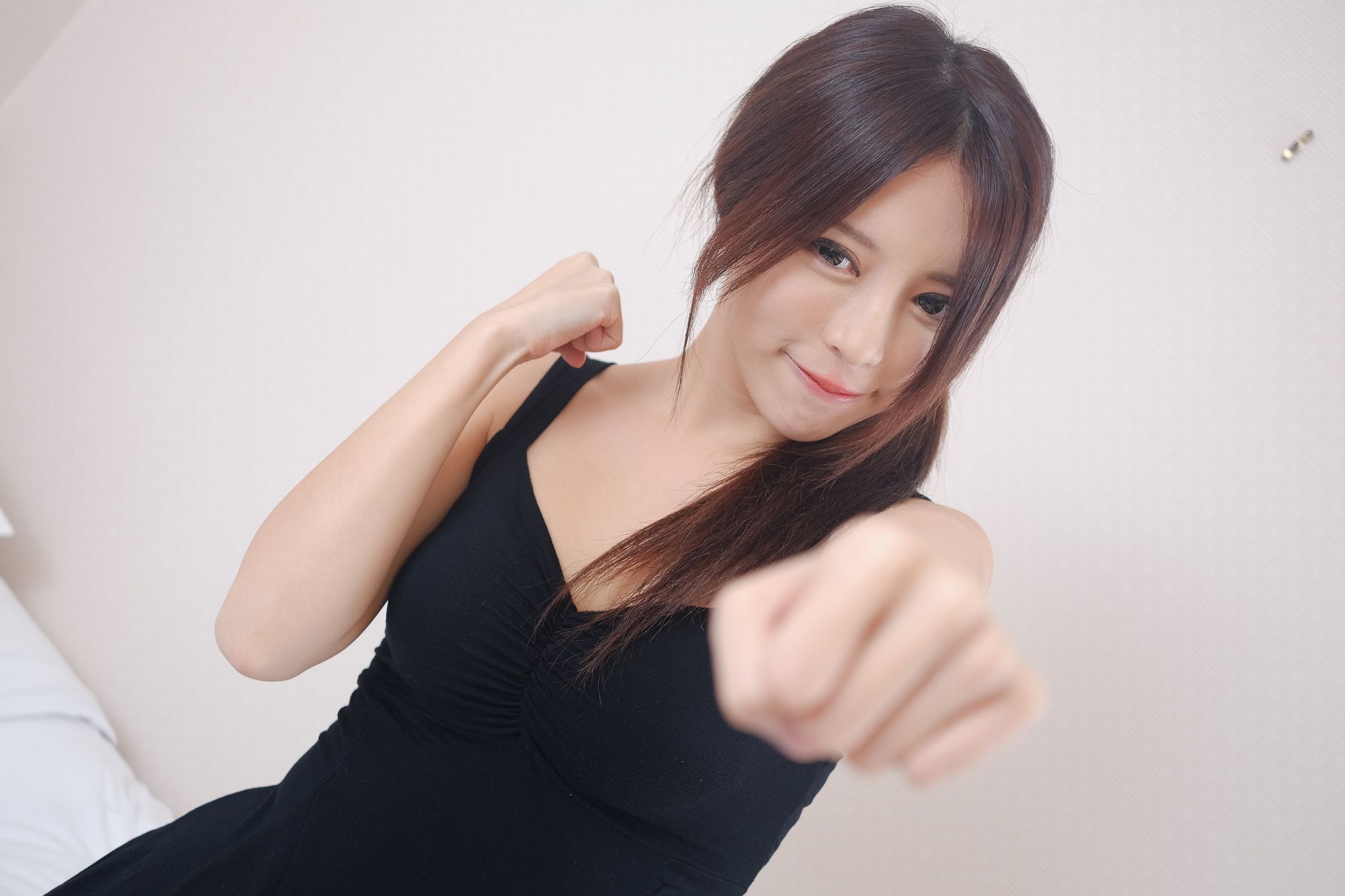 网红嫩模张齐郡JULIE《甜美吊带女神》