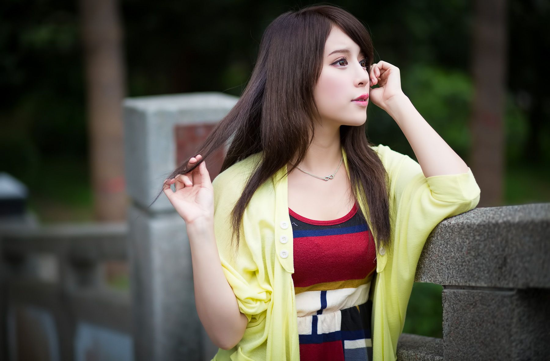 台湾女神张齐郡JULIE《踏青》