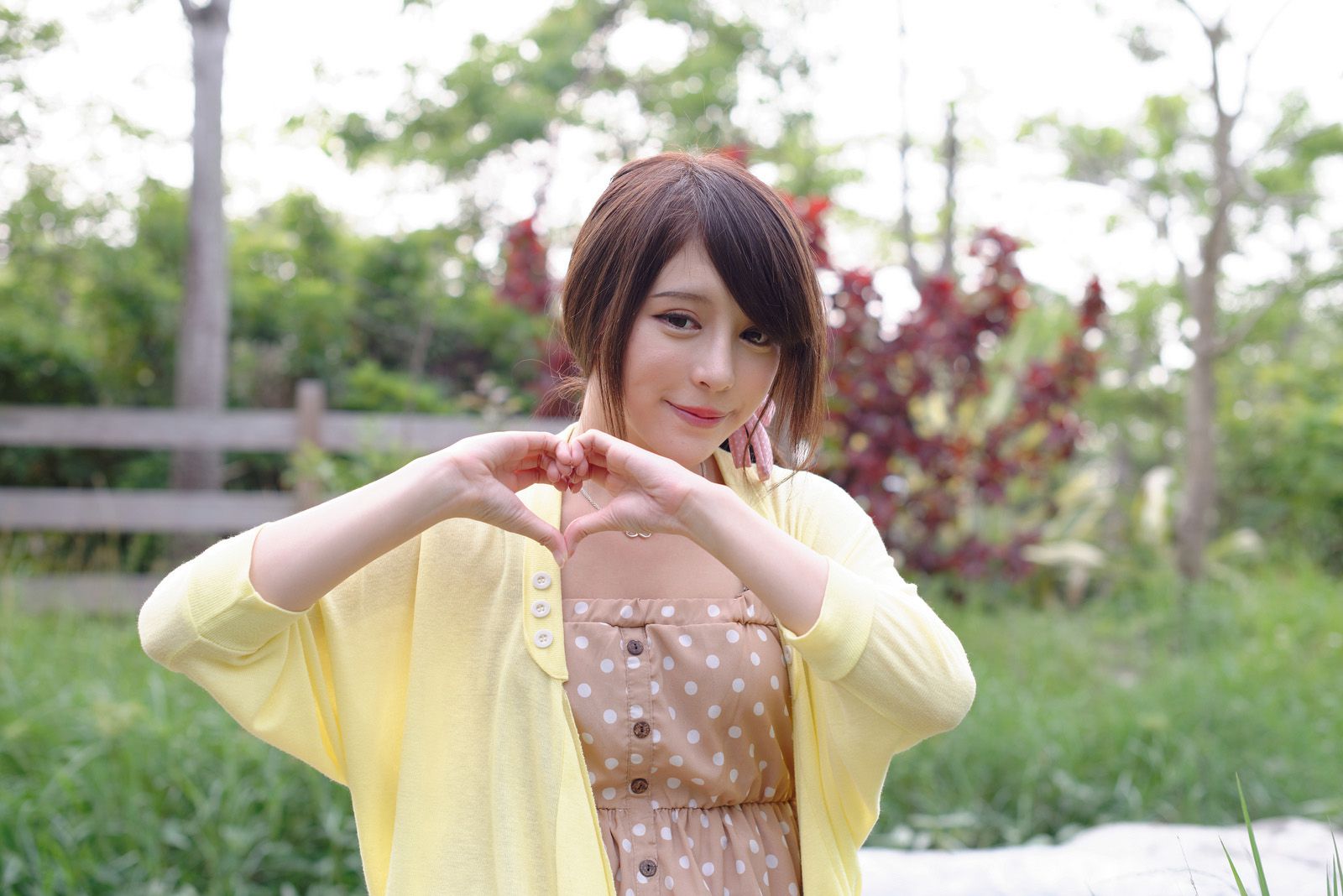 台湾女神张齐郡JULIE《踏青》