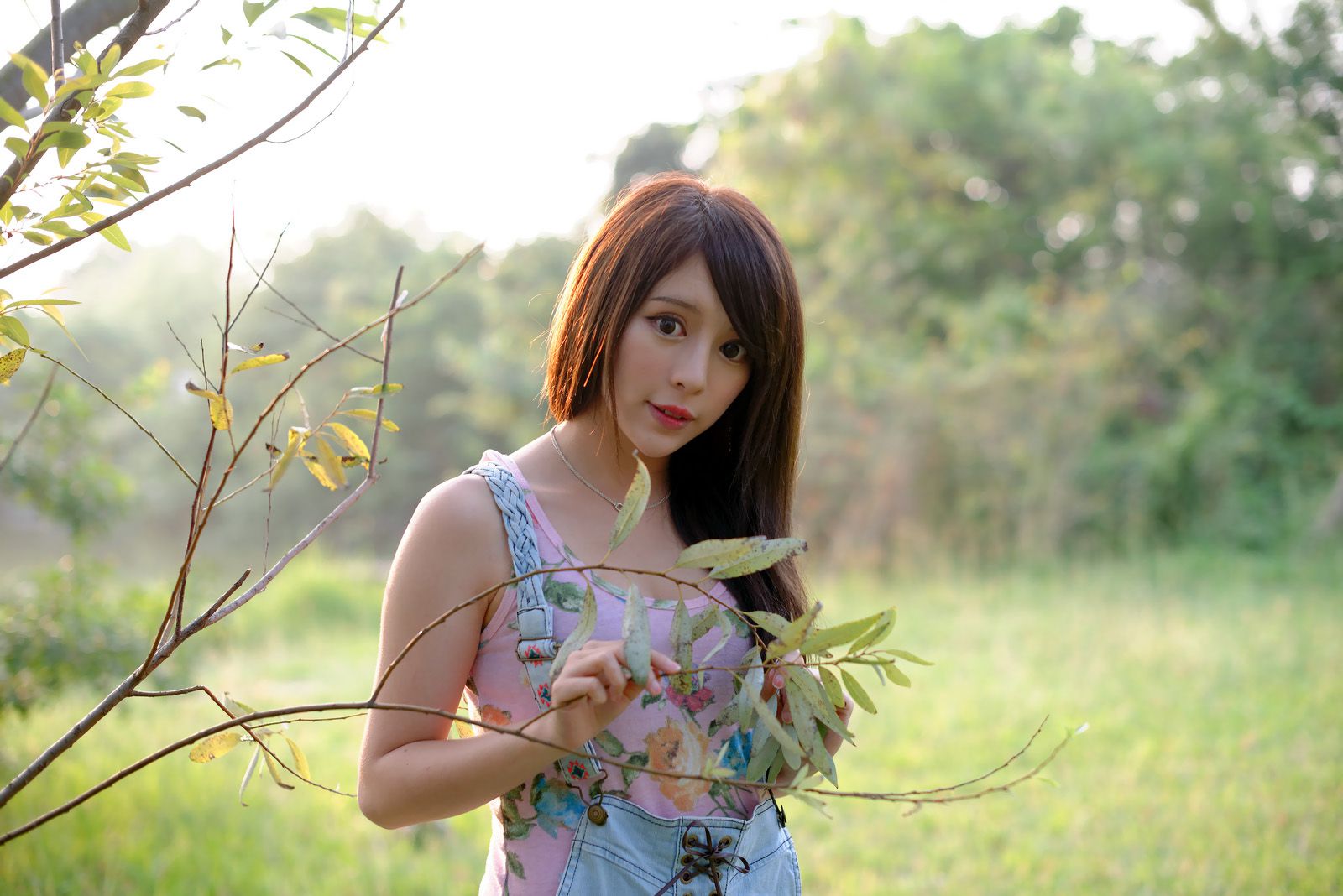 台湾女神张齐郡JULIE《踏青》