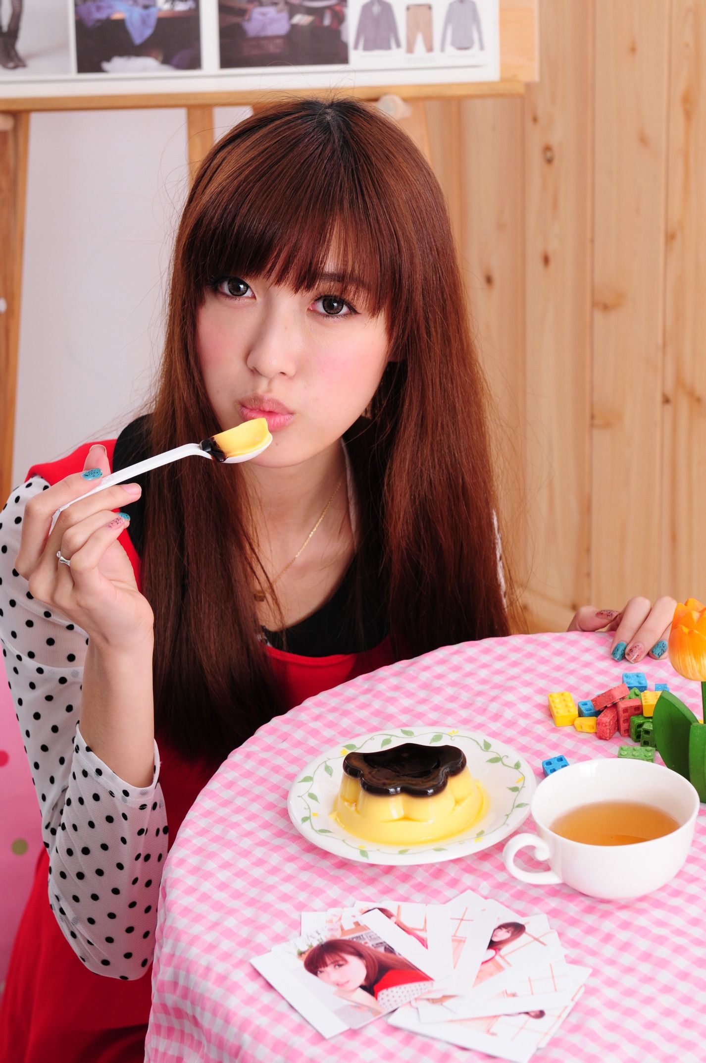 台湾女神Kila晶晶《居家黑丝甜妹子》