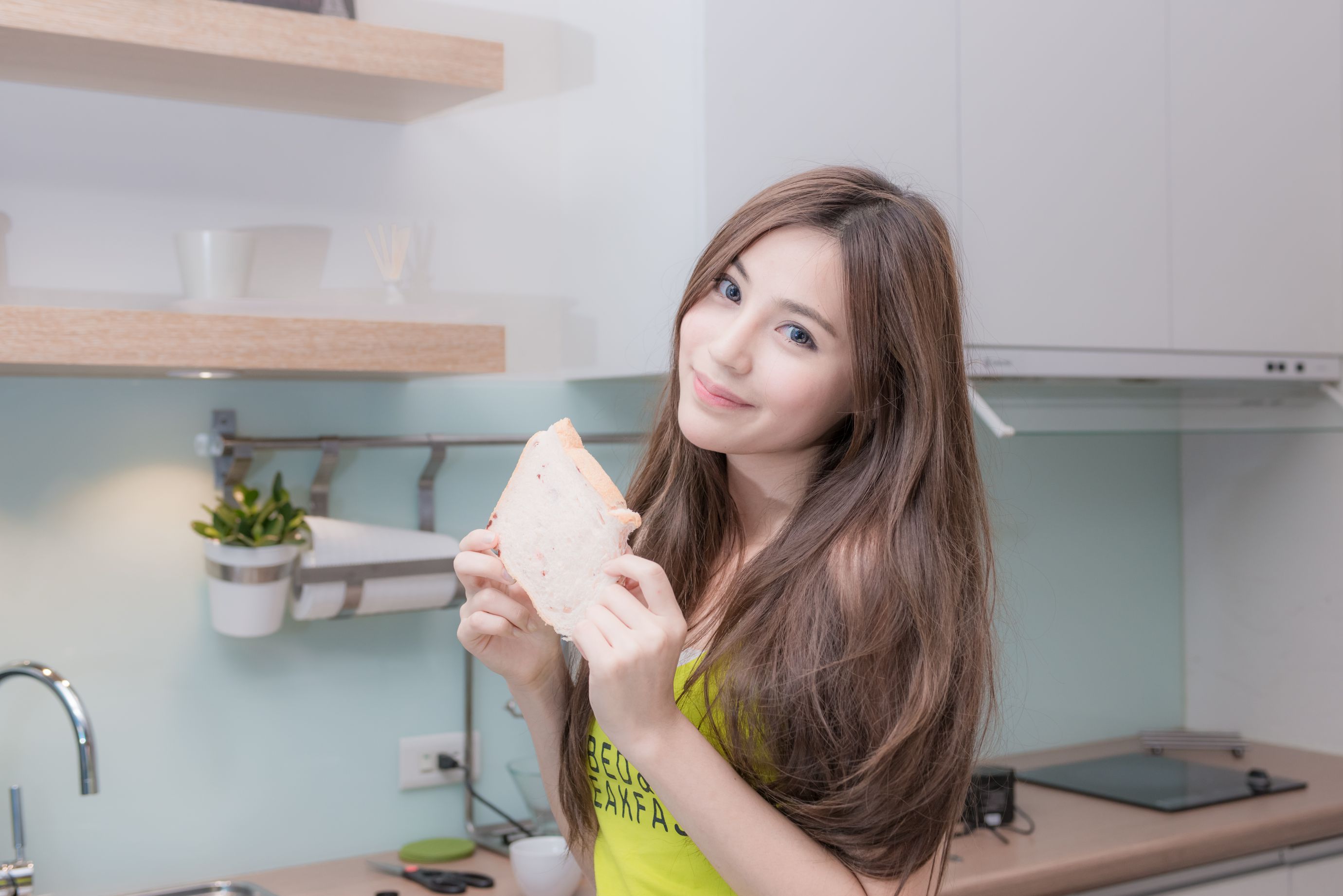 辜莞允、邱慧雯《极品台湾姐妹花》居家