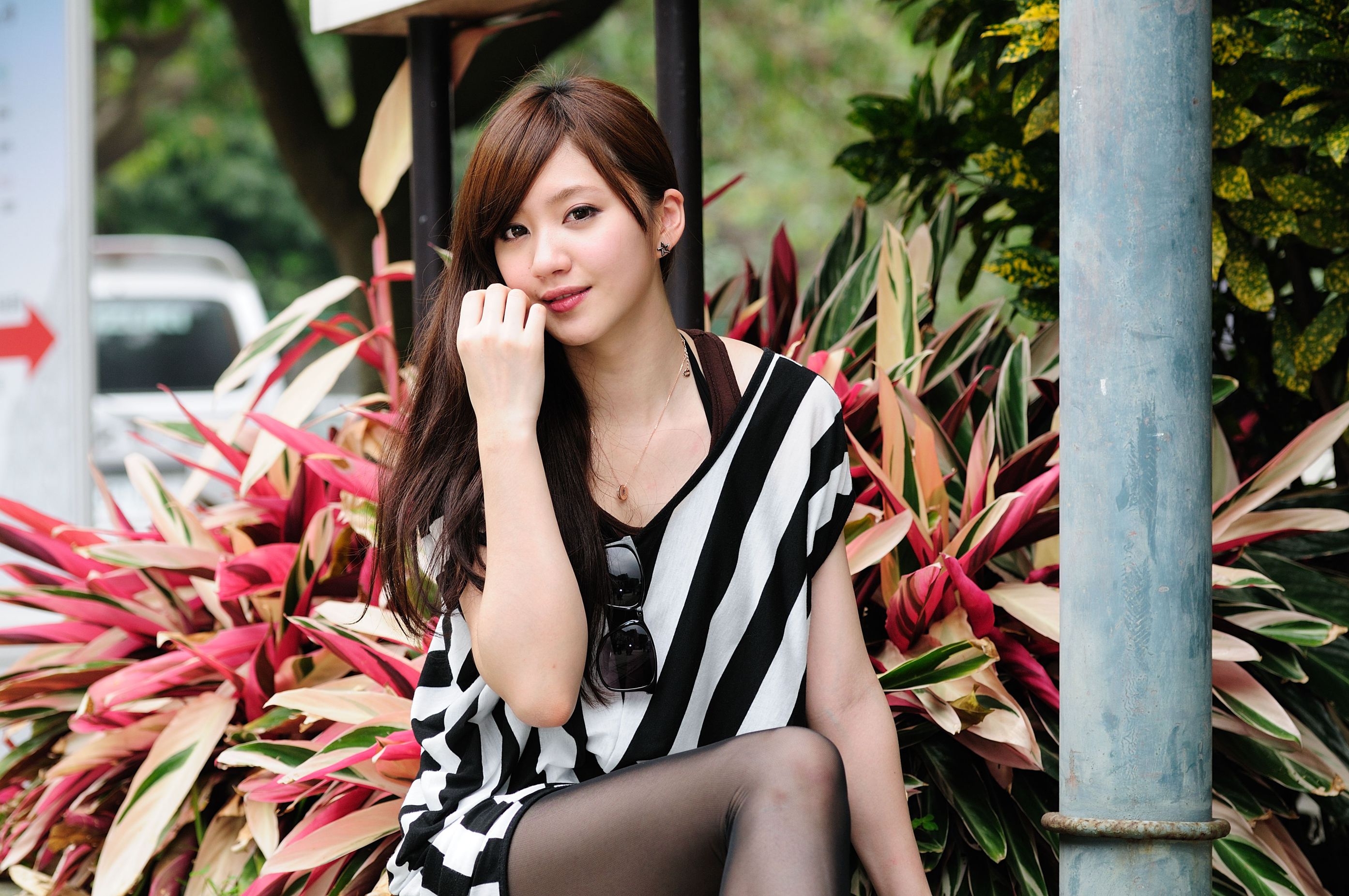 台湾美少女小雅《黑丝正妹街拍》