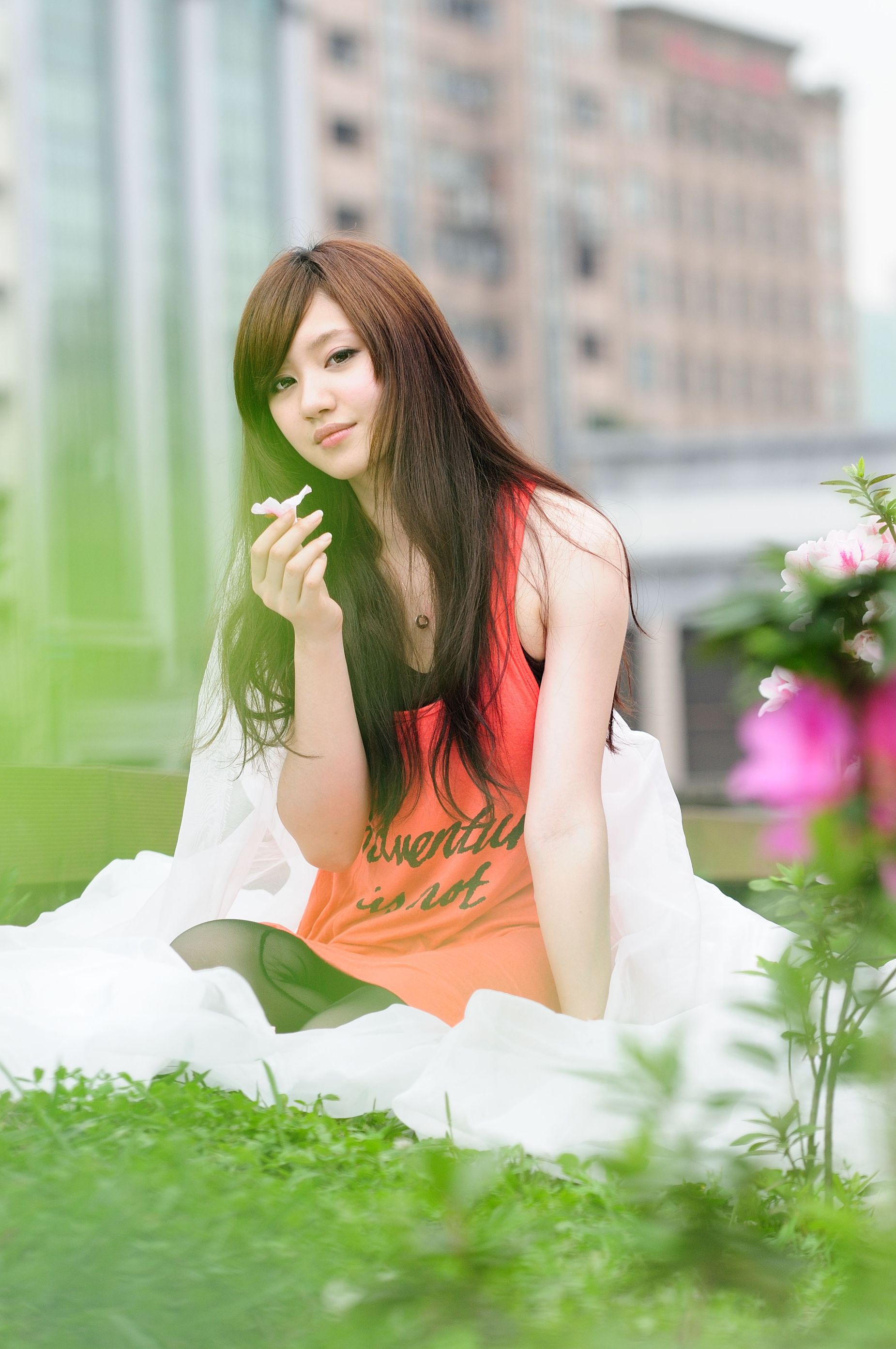 台湾美少女小雅《黑丝正妹街拍》