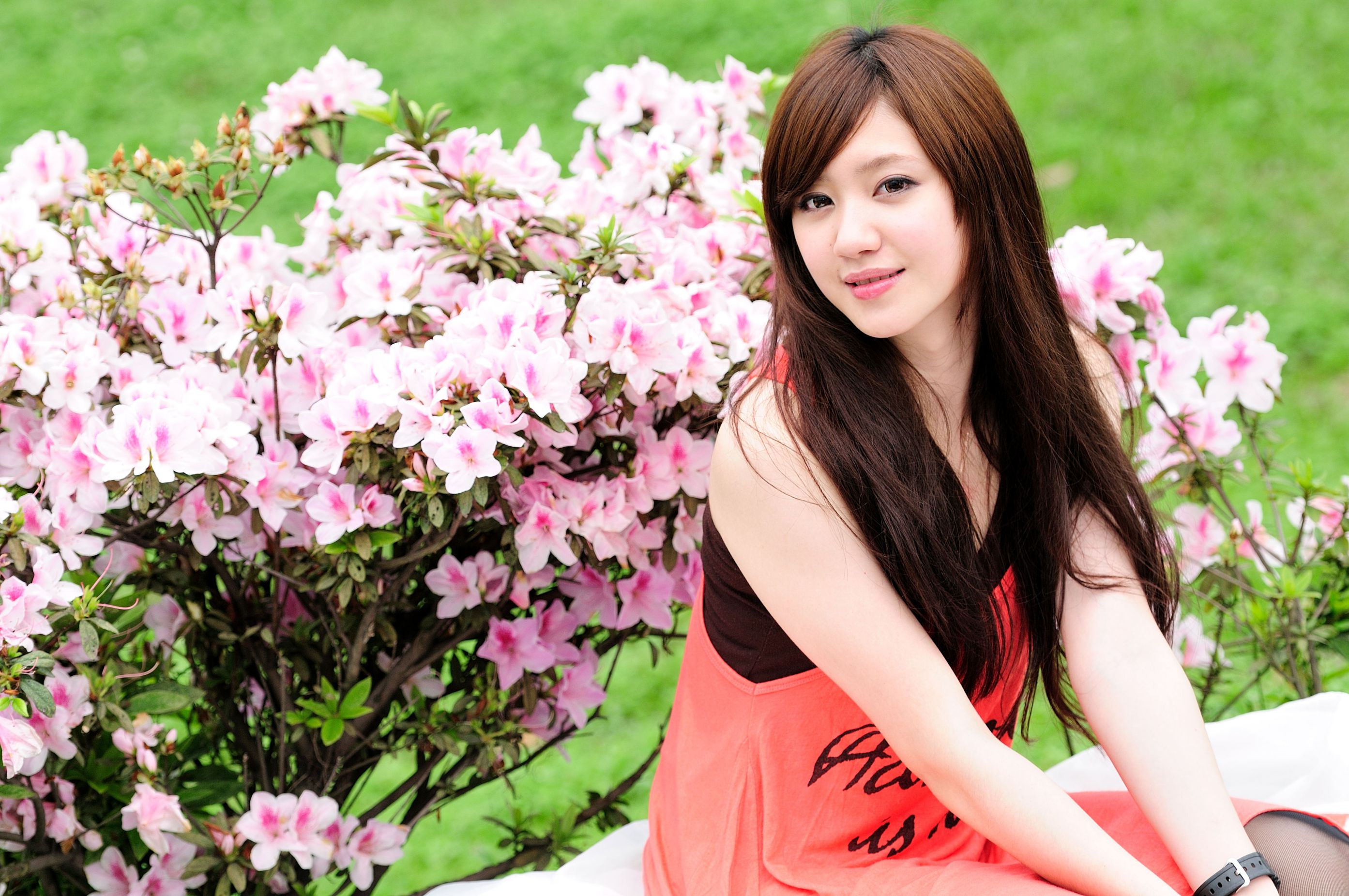 台湾美少女小雅《黑丝正妹街拍》