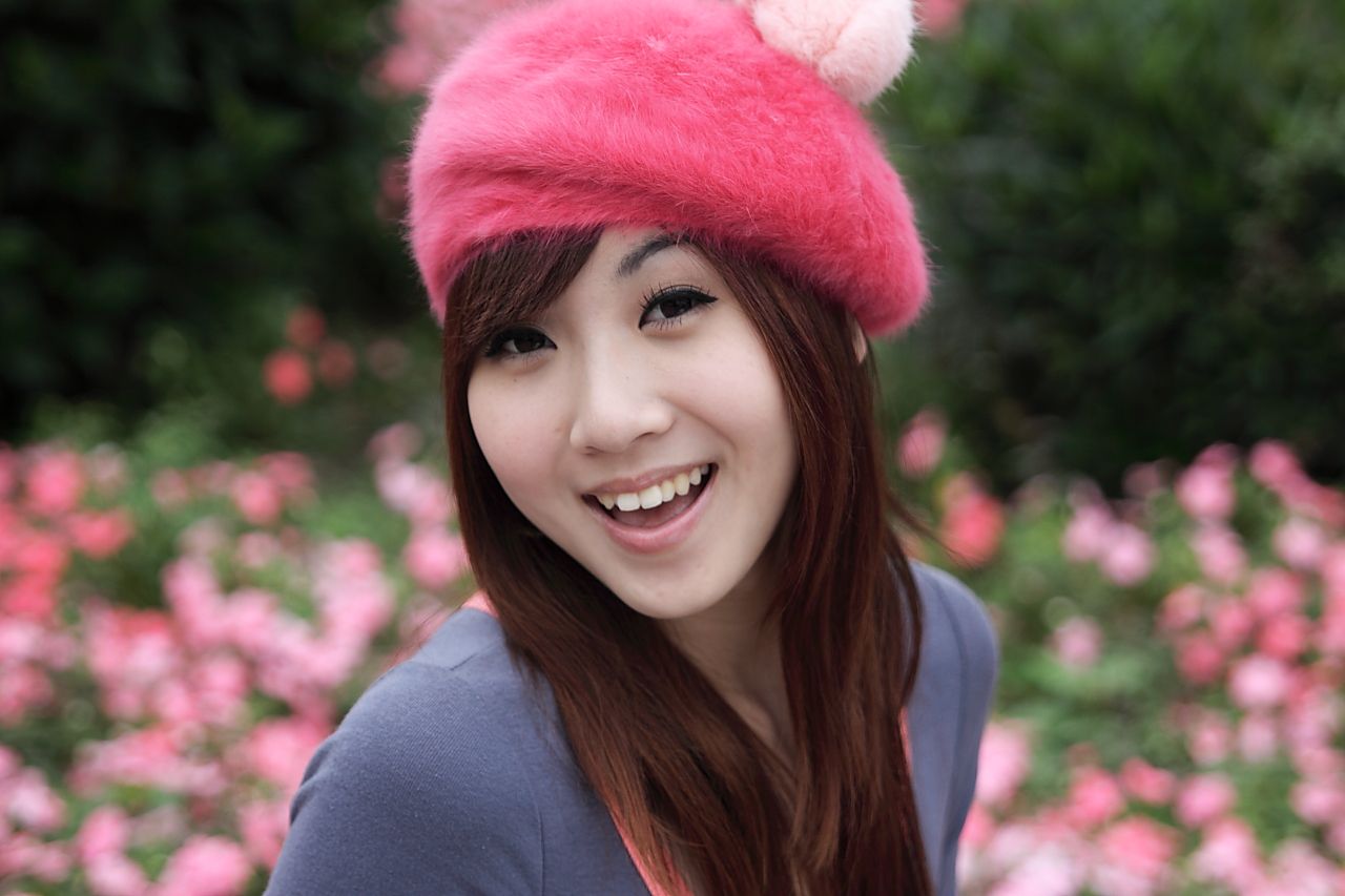 台湾清纯美女Angel《黑丝街拍图片》写真合集
