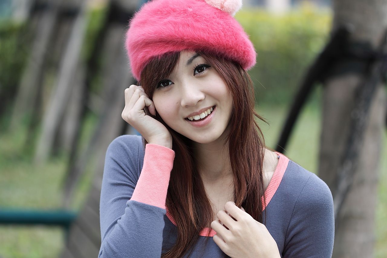 台湾清纯美女Angel《黑丝街拍图片》写真合集