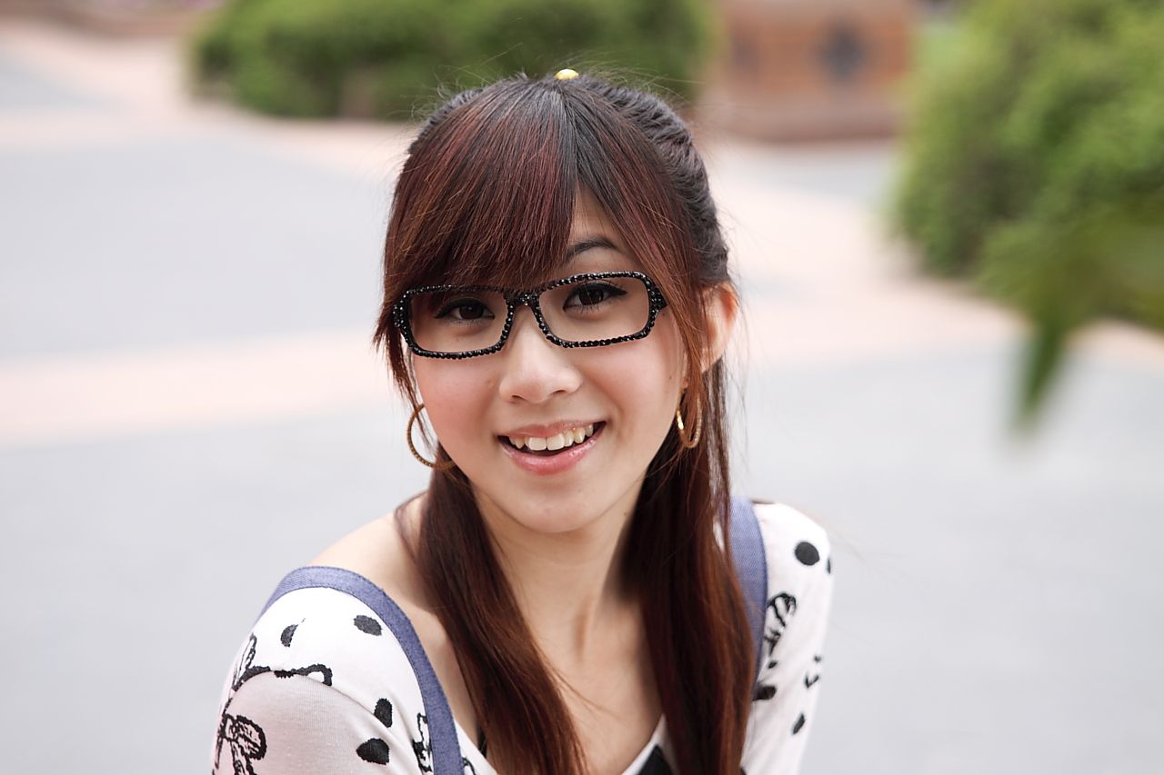 台湾清纯美女Angel《黑丝街拍图片》写真合集