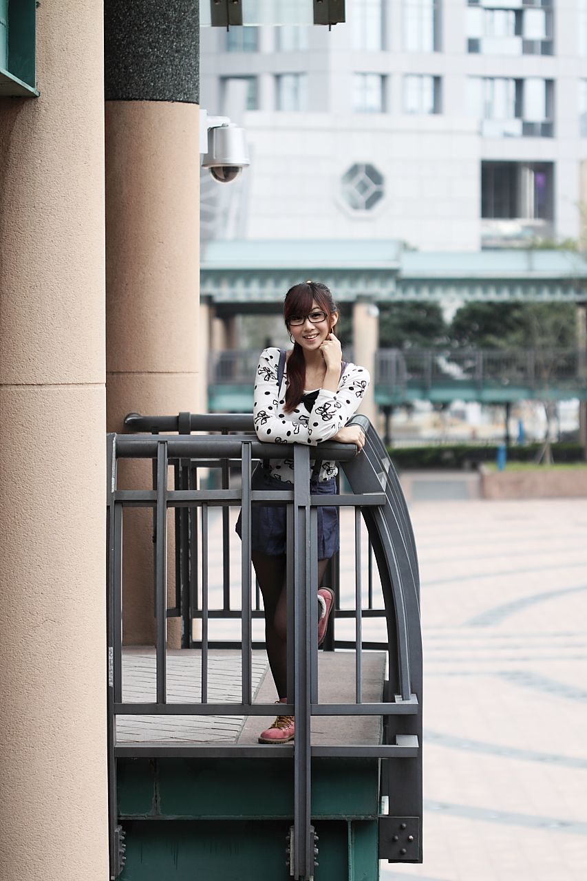 台湾清纯美女Angel《黑丝街拍图片》写真合集