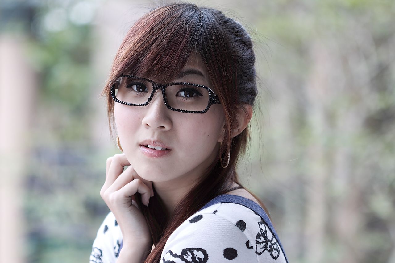台湾清纯美女Angel《黑丝街拍图片》写真合集
