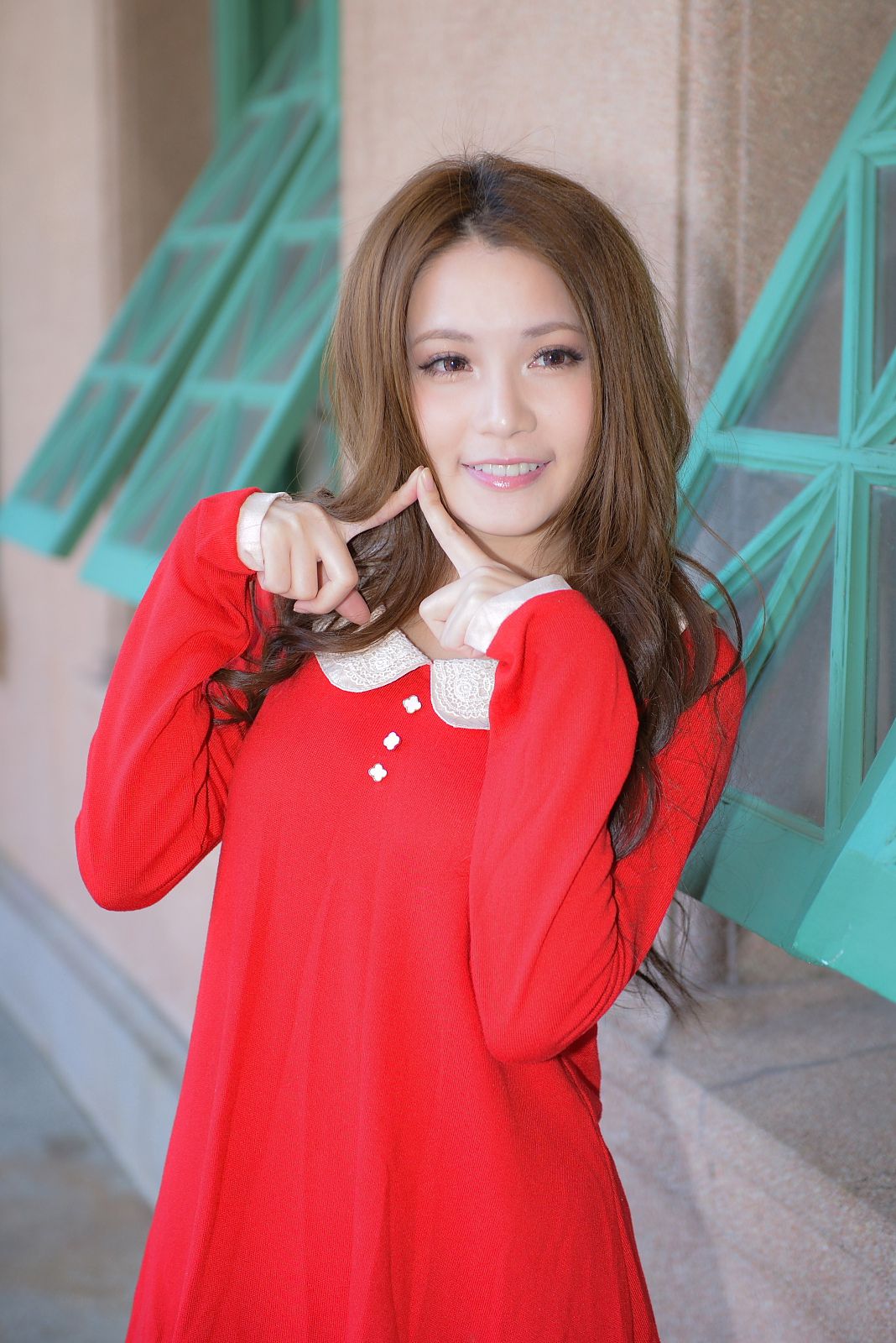 台湾正妹许睿瑜《黑涩会美眉外拍图片》写真合集