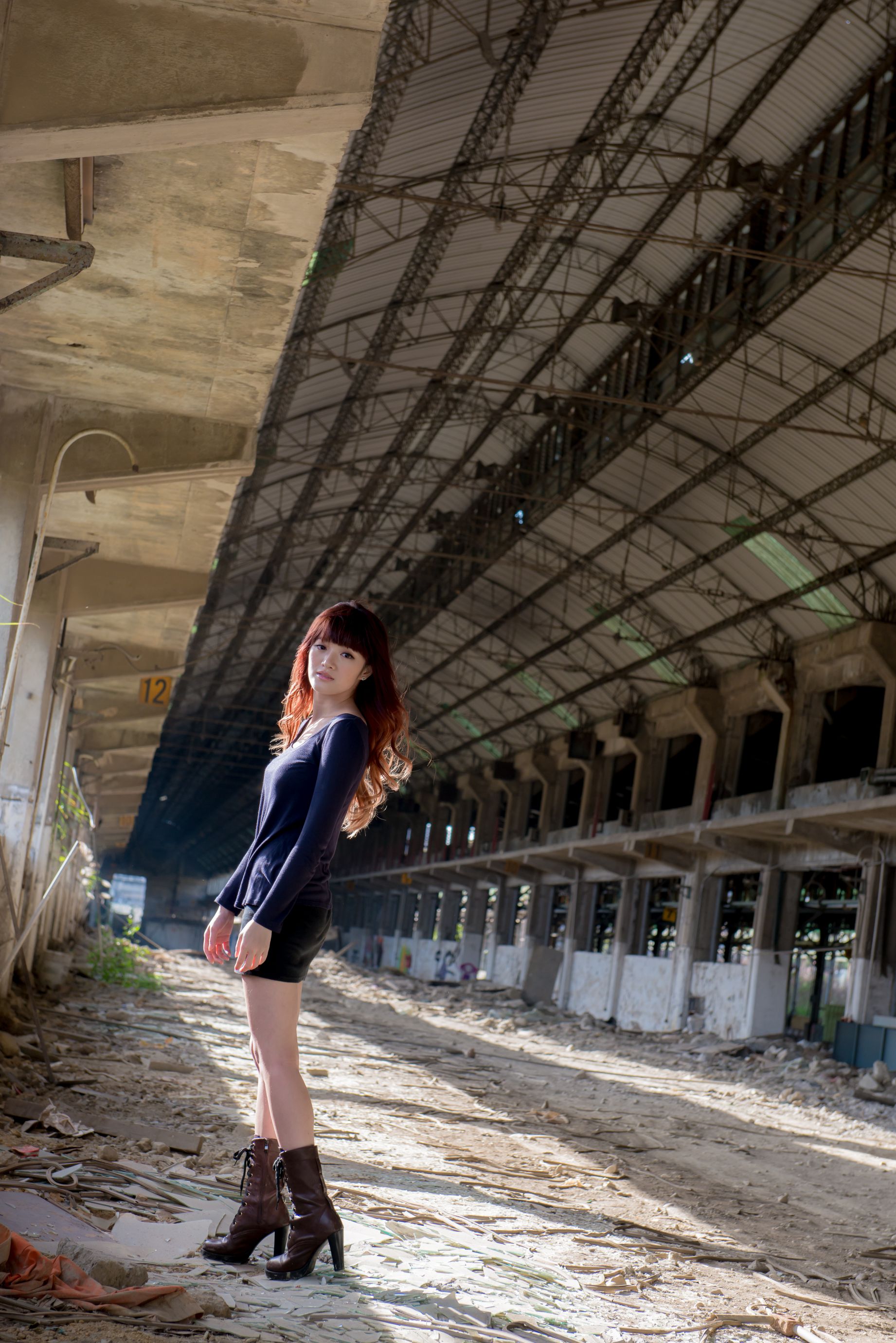 台湾正妹林岗怡Didy《废墟车站唯美外拍》