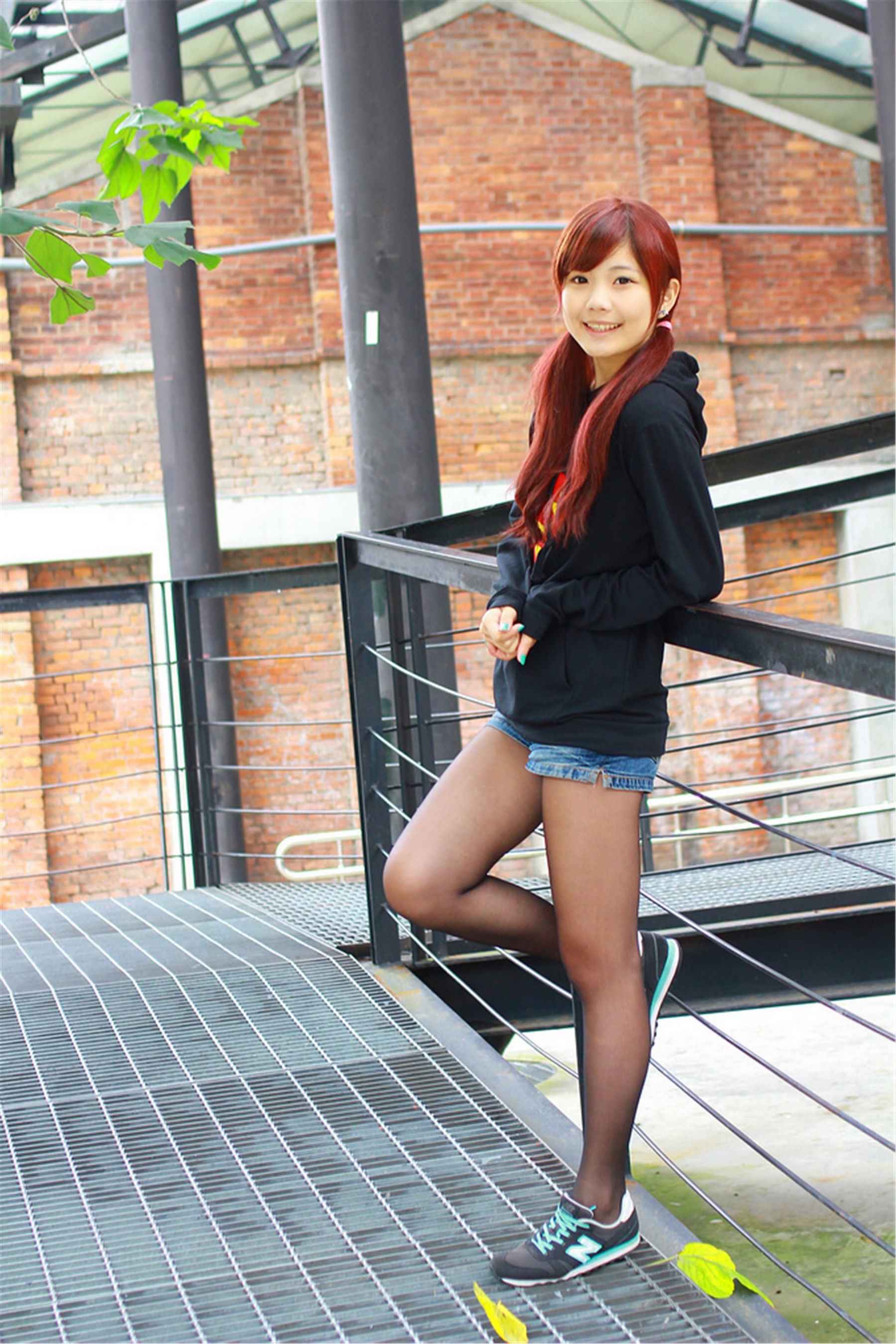 台湾美少女小静《電影公園外拍》