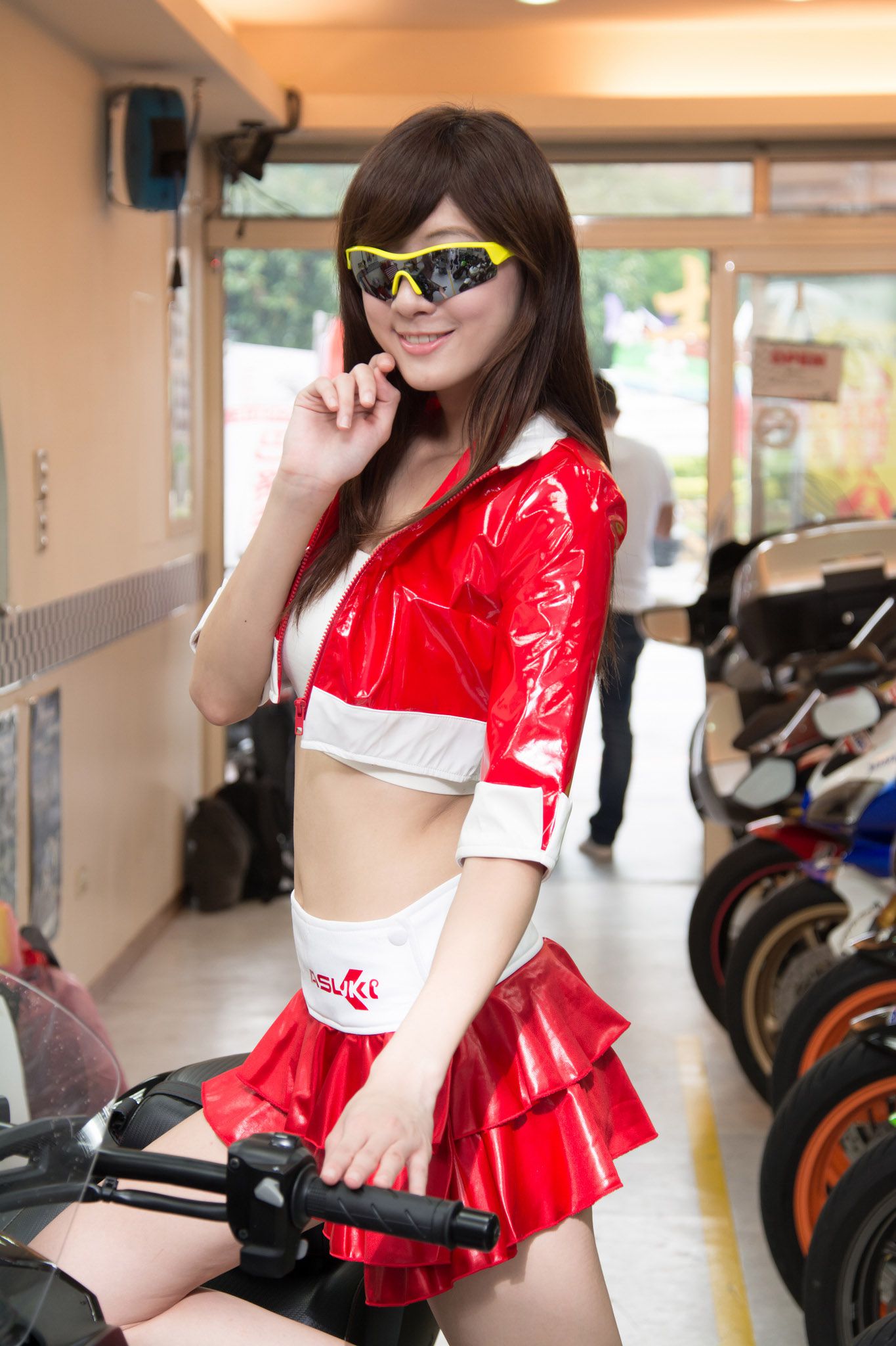 台湾美女Queena林茉晶《制服诱惑》写真图片合集