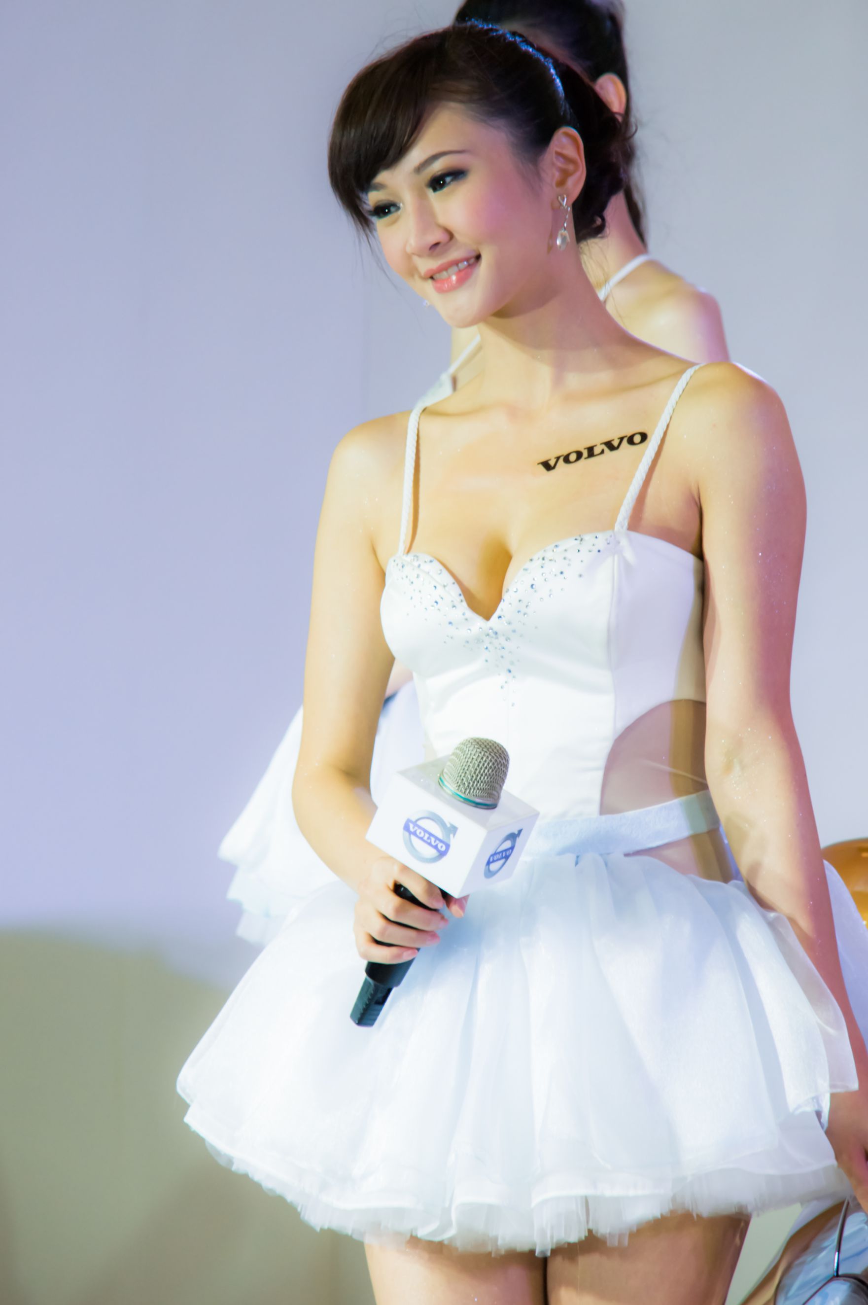 Mia魏靖軒《VOLVO车展美乳系列》高清套图